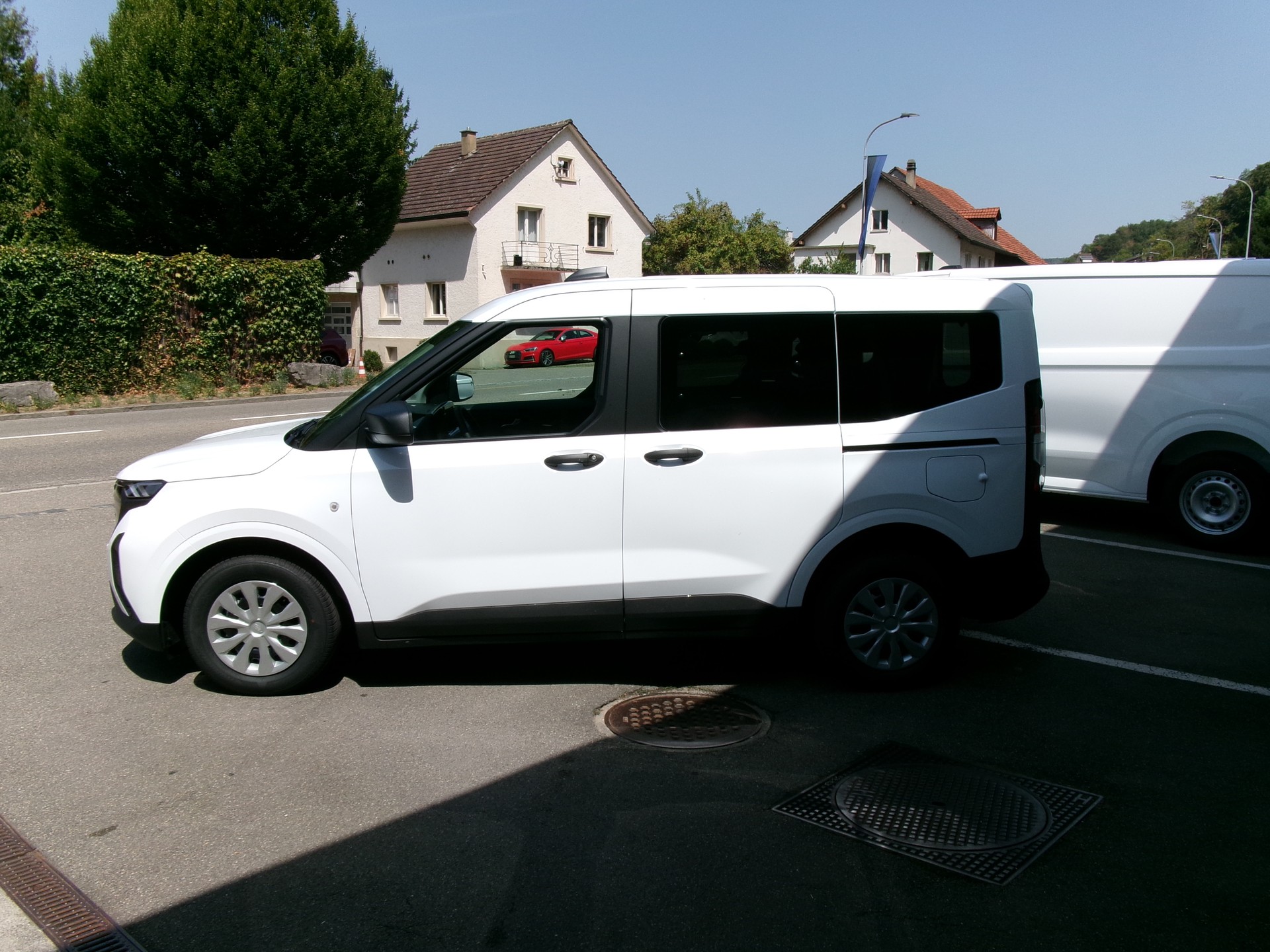 FORD Tourneo Courier 1.0 EcoBoost Trend Automat-image-2