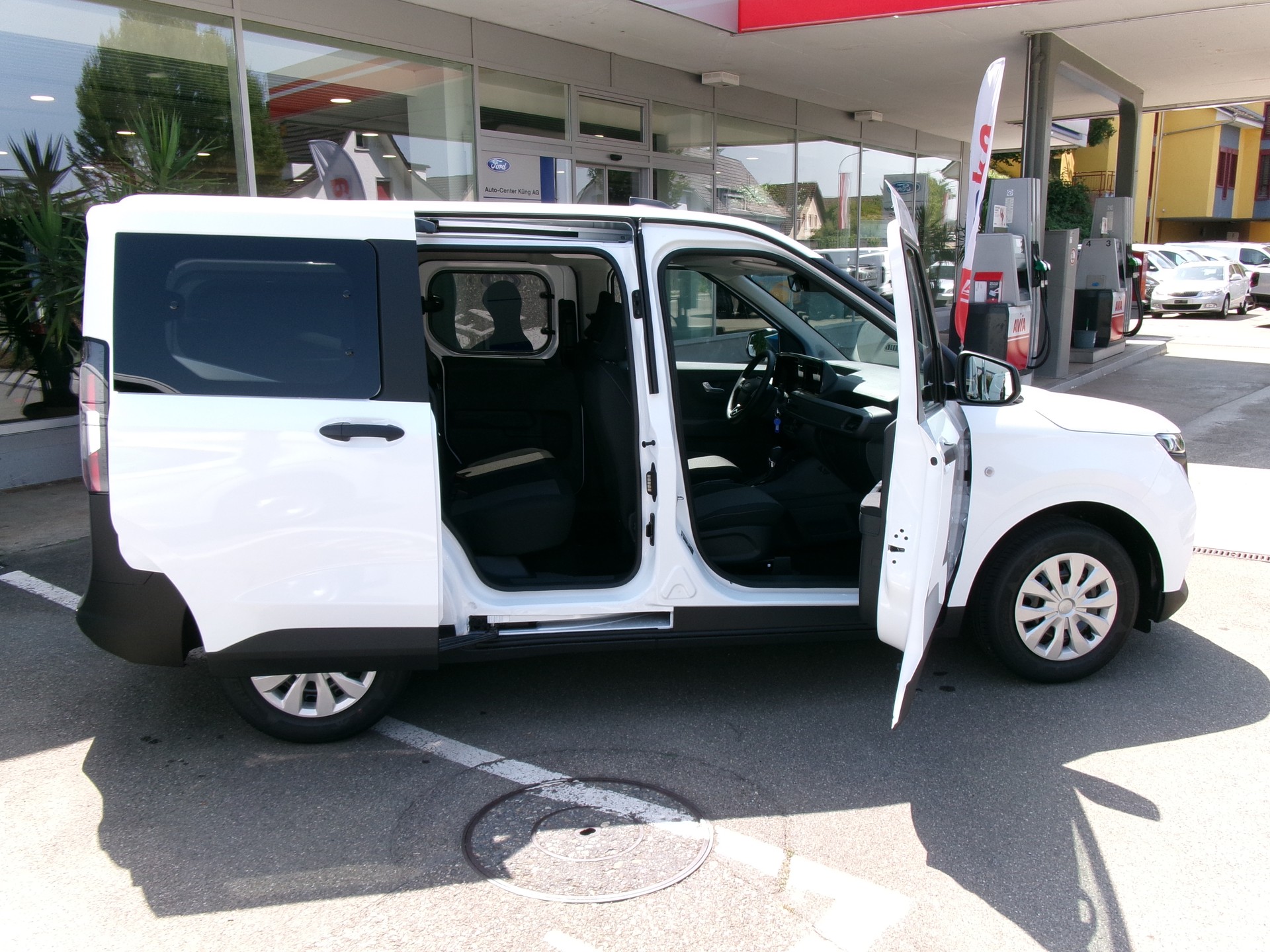 FORD Tourneo Courier 1.0 EcoBoost Trend Automat-image-5