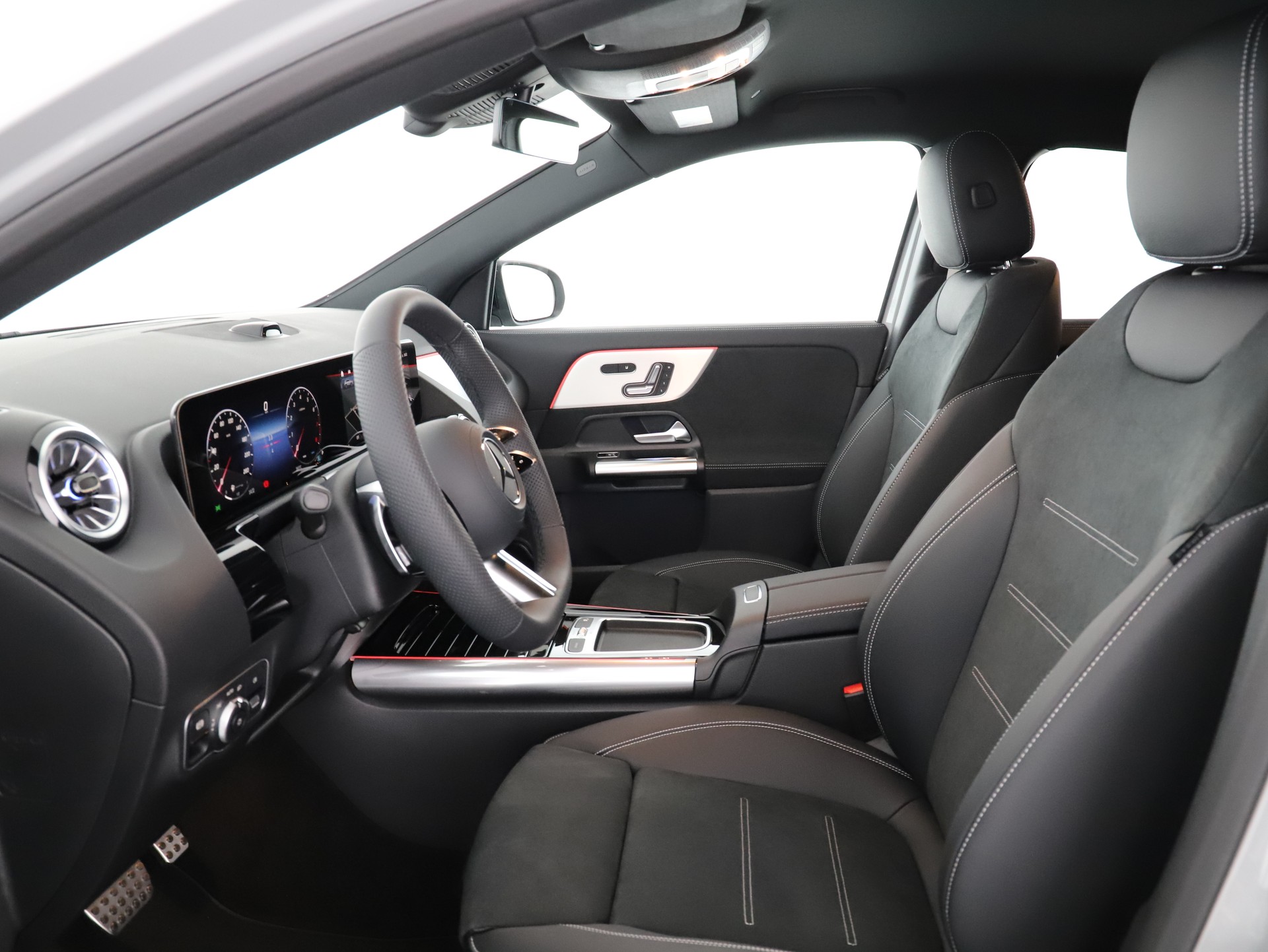 MERCEDES-BENZ GLA 200 Night Star 7G-D-image-9