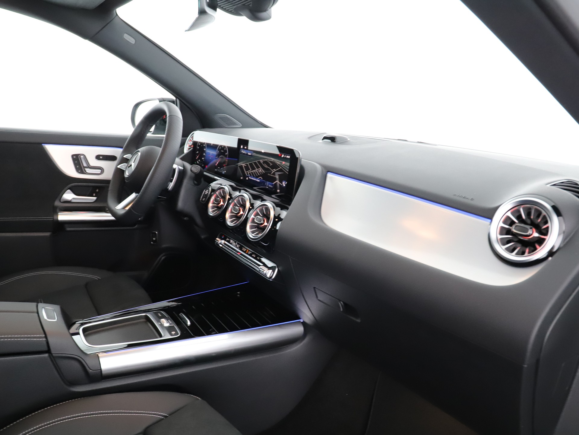 MERCEDES-BENZ GLA 200 Night Star 7G-D-image-11