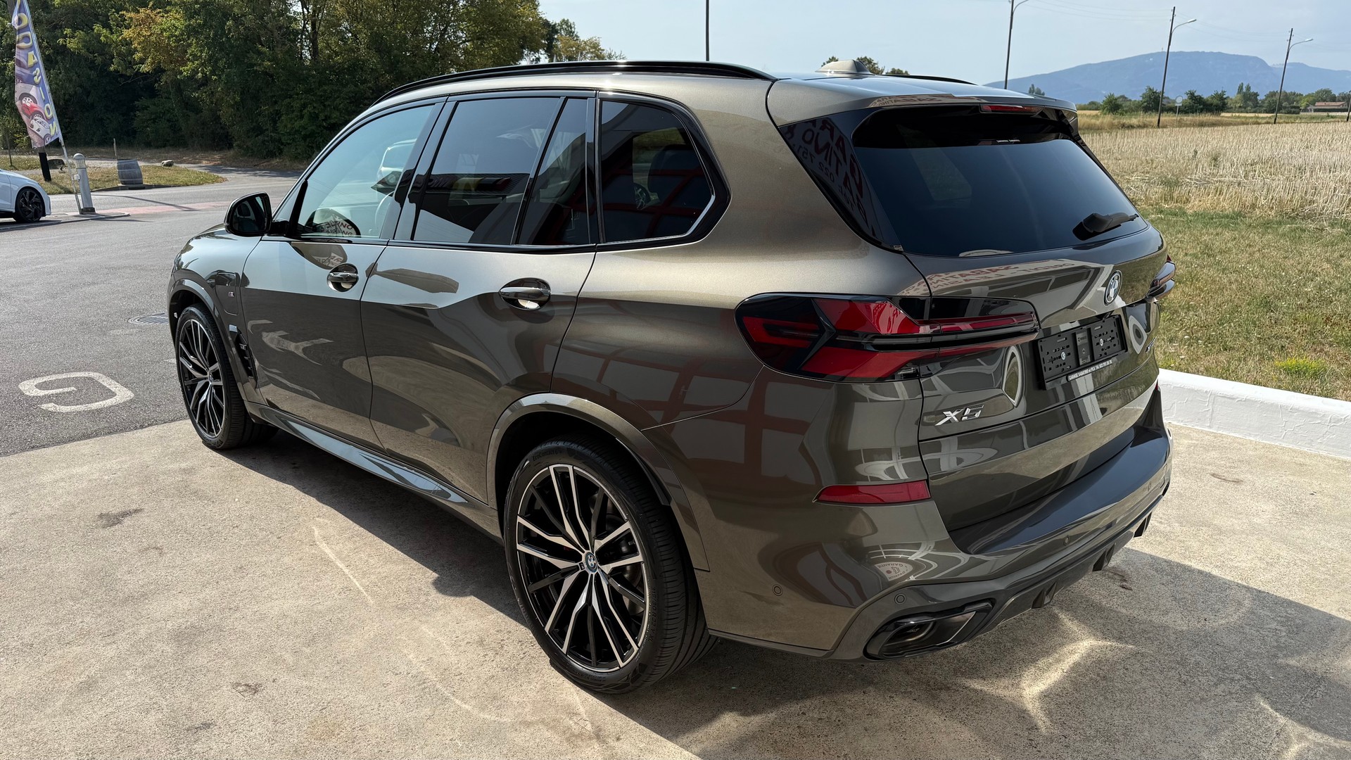 BMW X5 xDrive 50e M Sport Pro Steptronic-image-5