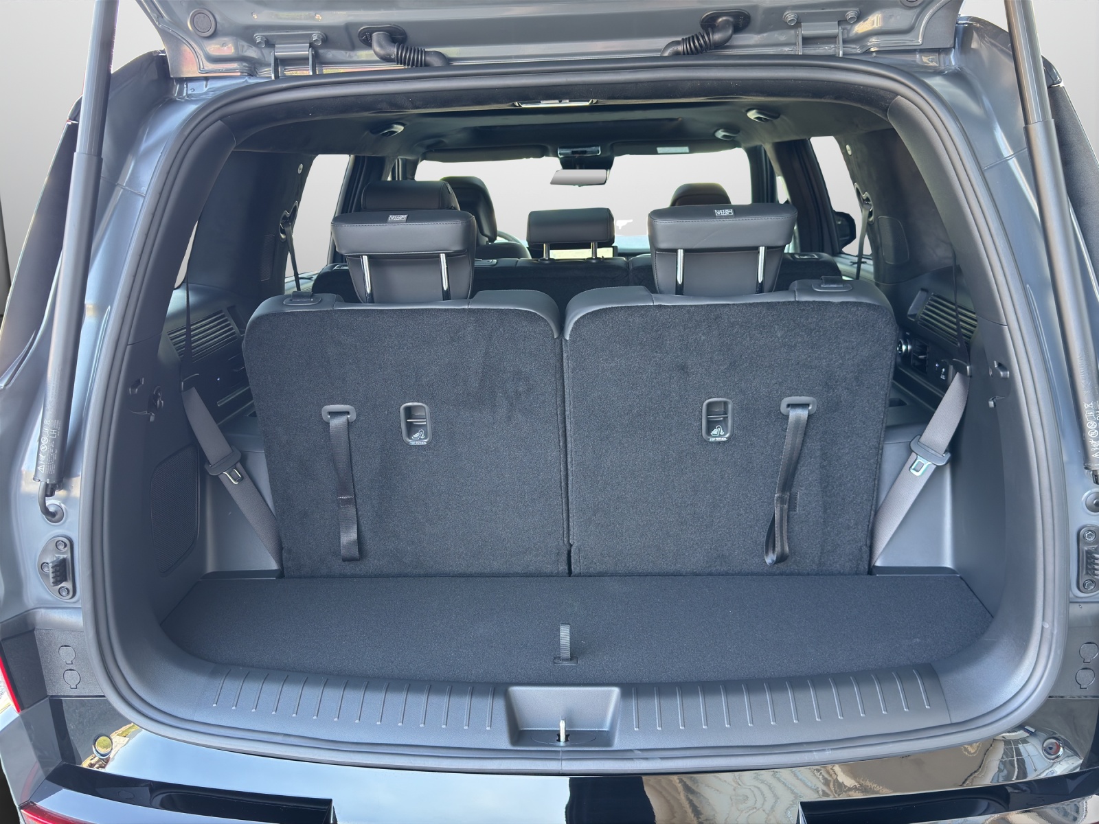 HYUNDAI Santa Fe 1.6 T-GDi HEV Calligraphy Swiss Edition-image-11