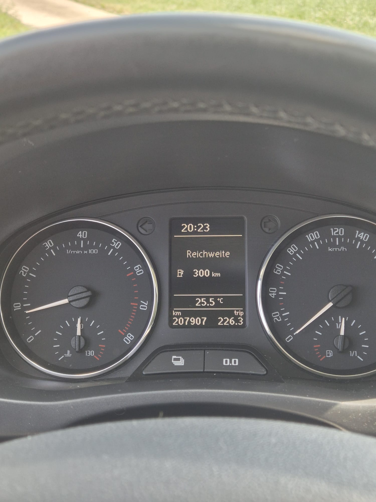 SKODA Fabia 1.2 TSI Family-image-5
