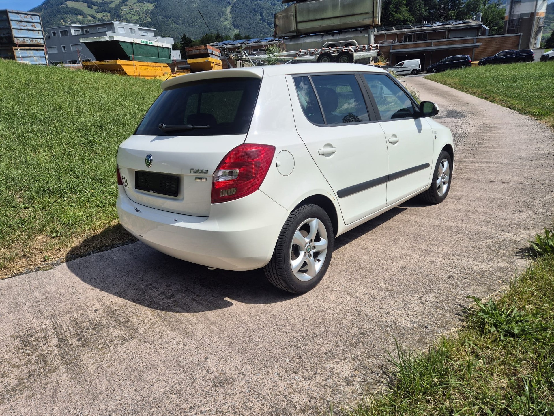 SKODA Fabia 1.2 TSI Family-image-3