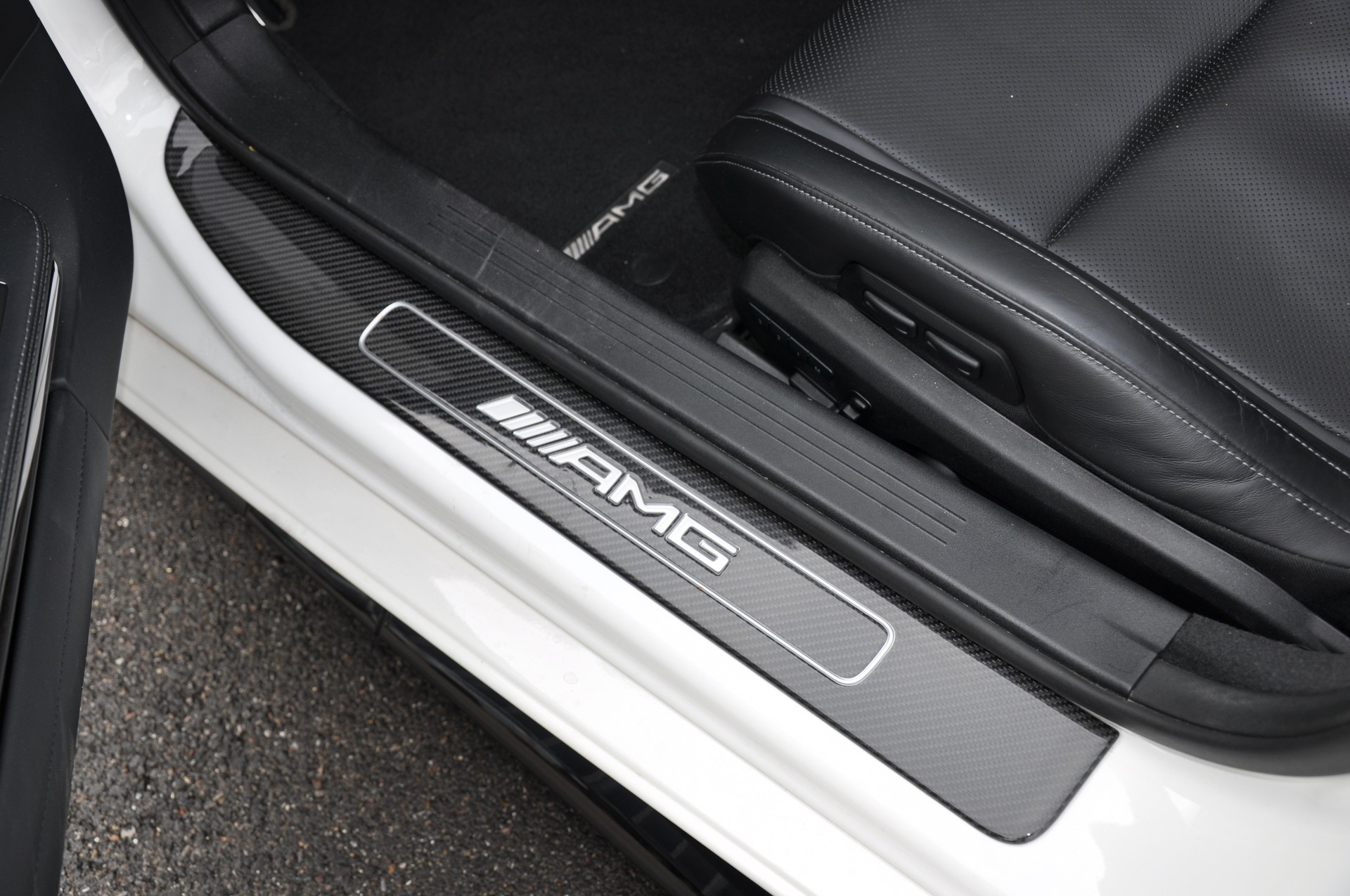 MERCEDES-BENZ AMG GT C Roadster Speedshift DCT-image-17