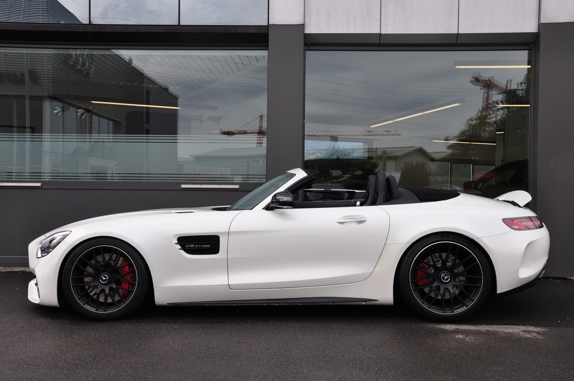 MERCEDES-BENZ AMG GT C Roadster Speedshift DCT-image-2