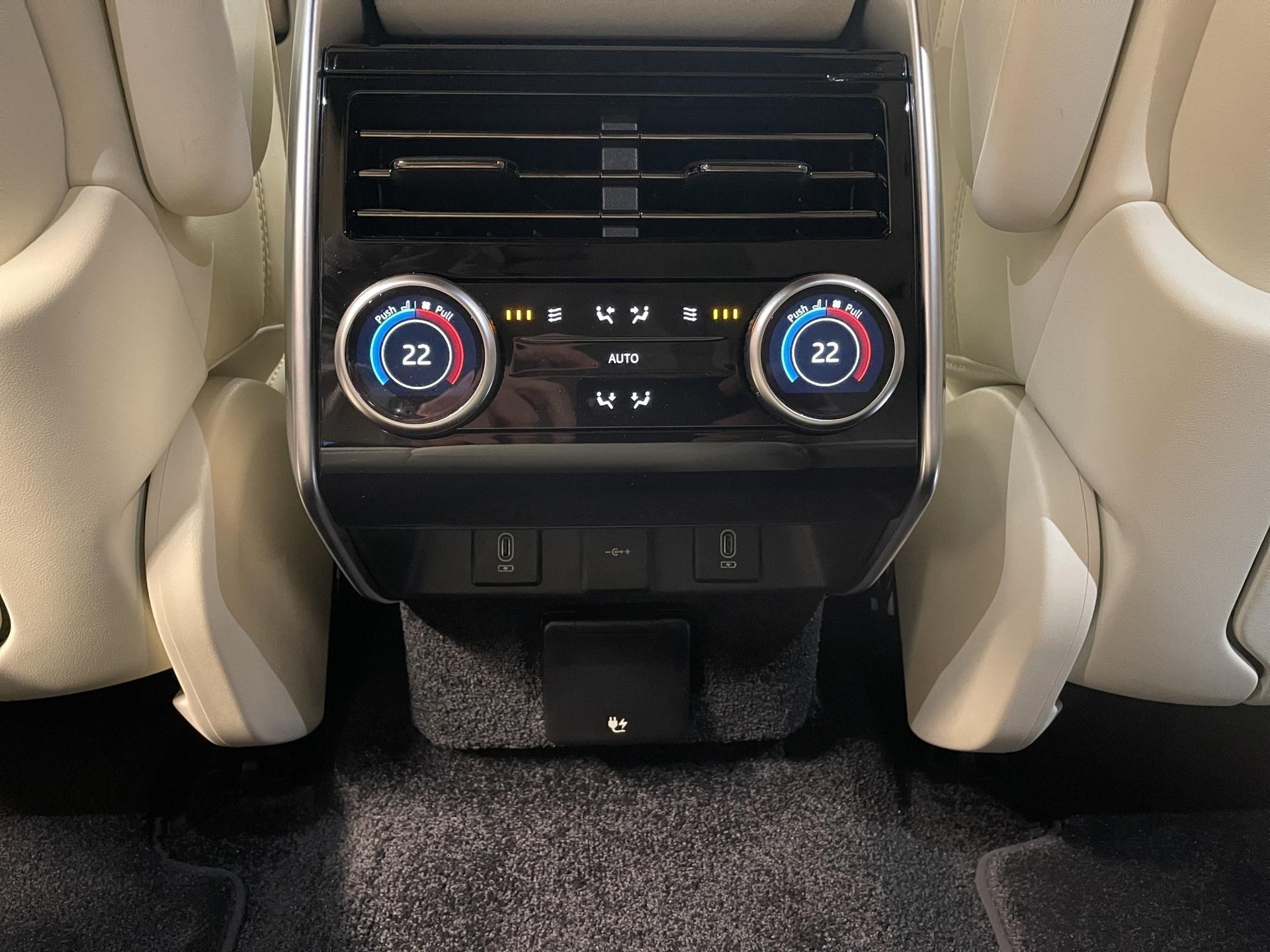 LAND ROVER Range Rover 3.0 D I6 350 Autobiography-image-14