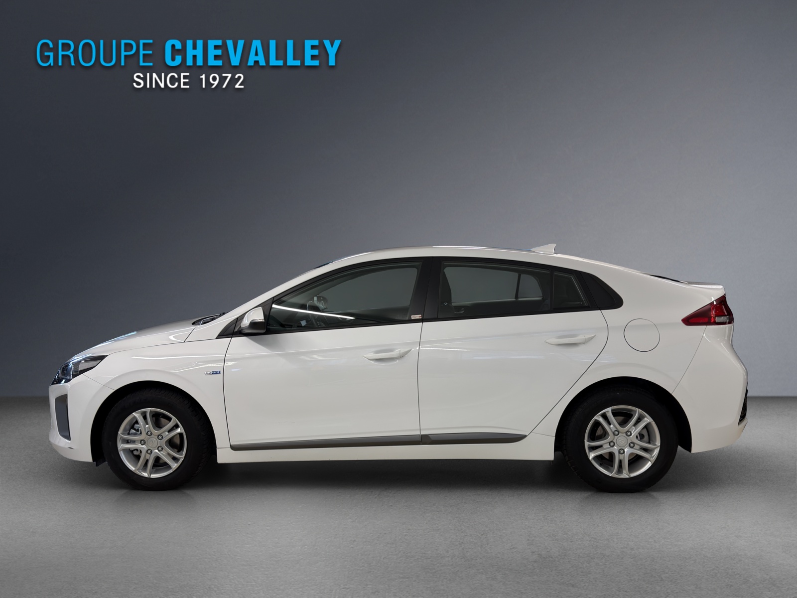 HYUNDAI Ioniq 1.6 HEV Launch-showroom-element-2