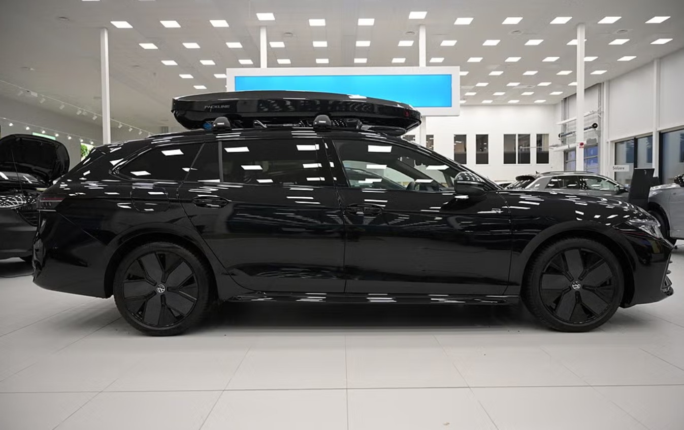 VW Passat Variant 2.0 TDI evo R-Line 4 Motion "Black Edition" DSG-image-3