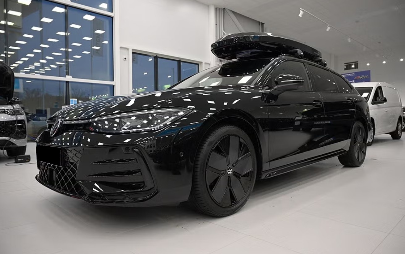 VW Passat Variant 2.0 TDI evo R-Line 4 Motion "Black Edition" DSG-image-0