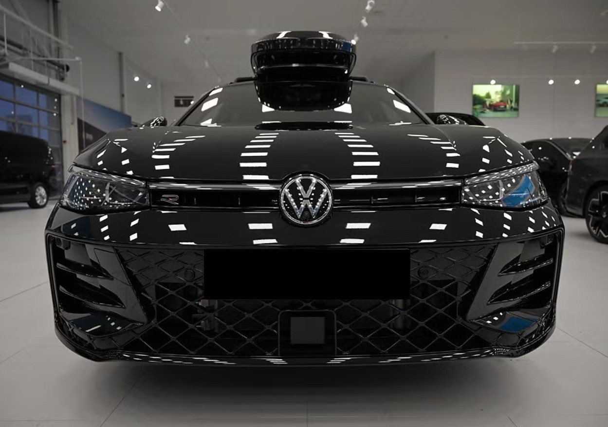 VW Passat Variant 2.0 TDI evo R-Line 4 Motion "Black Edition" DSG-image-1