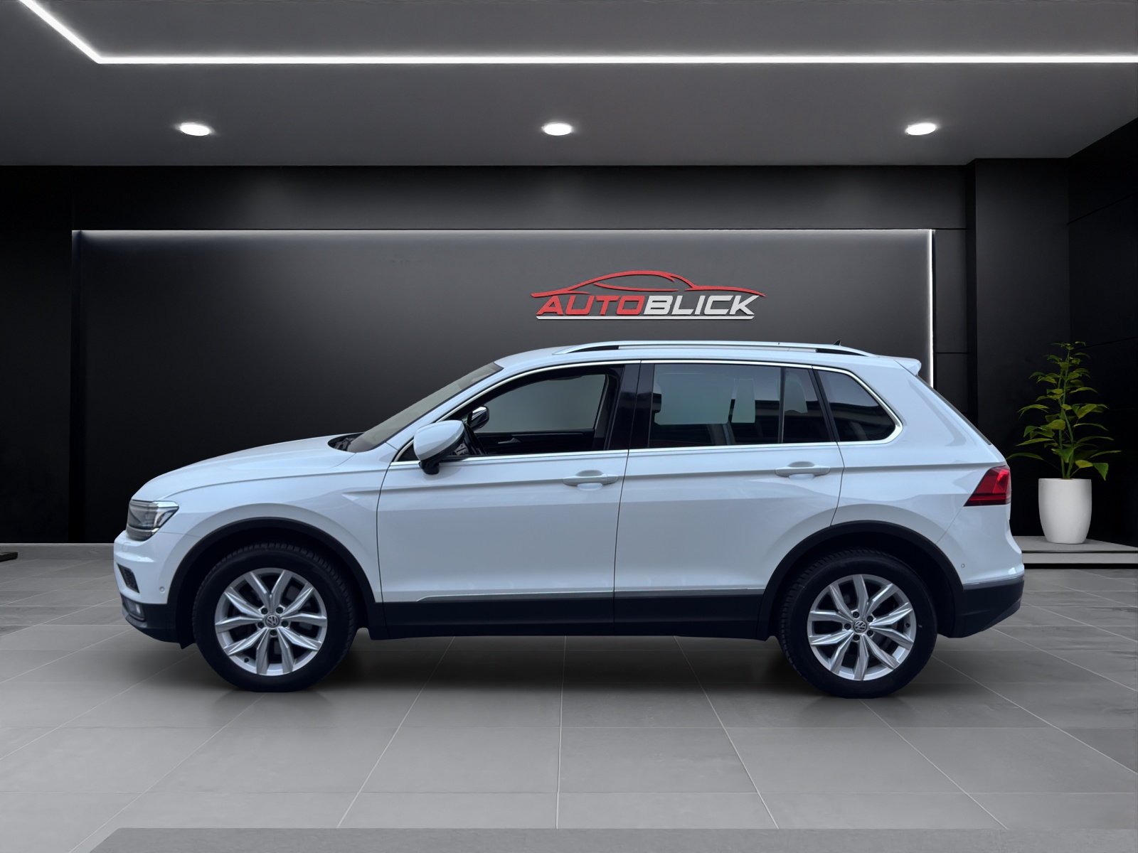 VW Tiguan 2.0 TDI 190-PS SCR Highline 4Motion DSG-image-3
