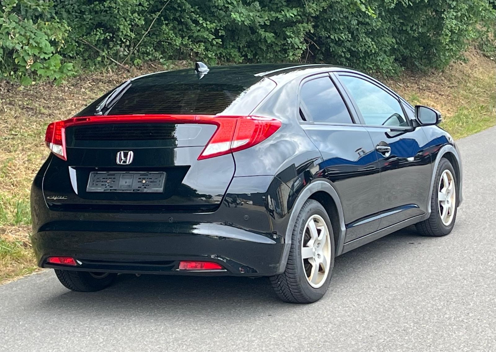 HONDA Civic 1.8i Comfort-image-2