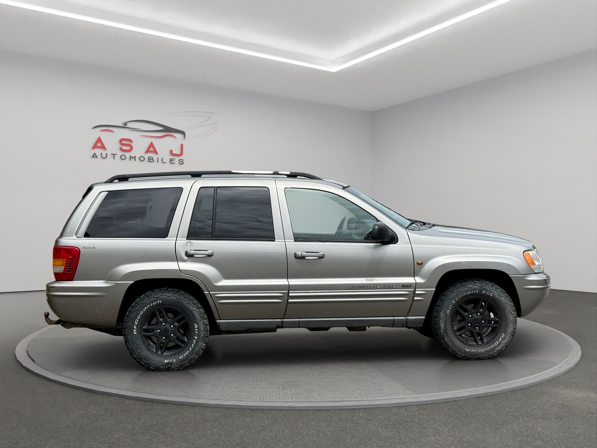JEEP Grand Cherokee 4.7 Limited Automatic-image-3