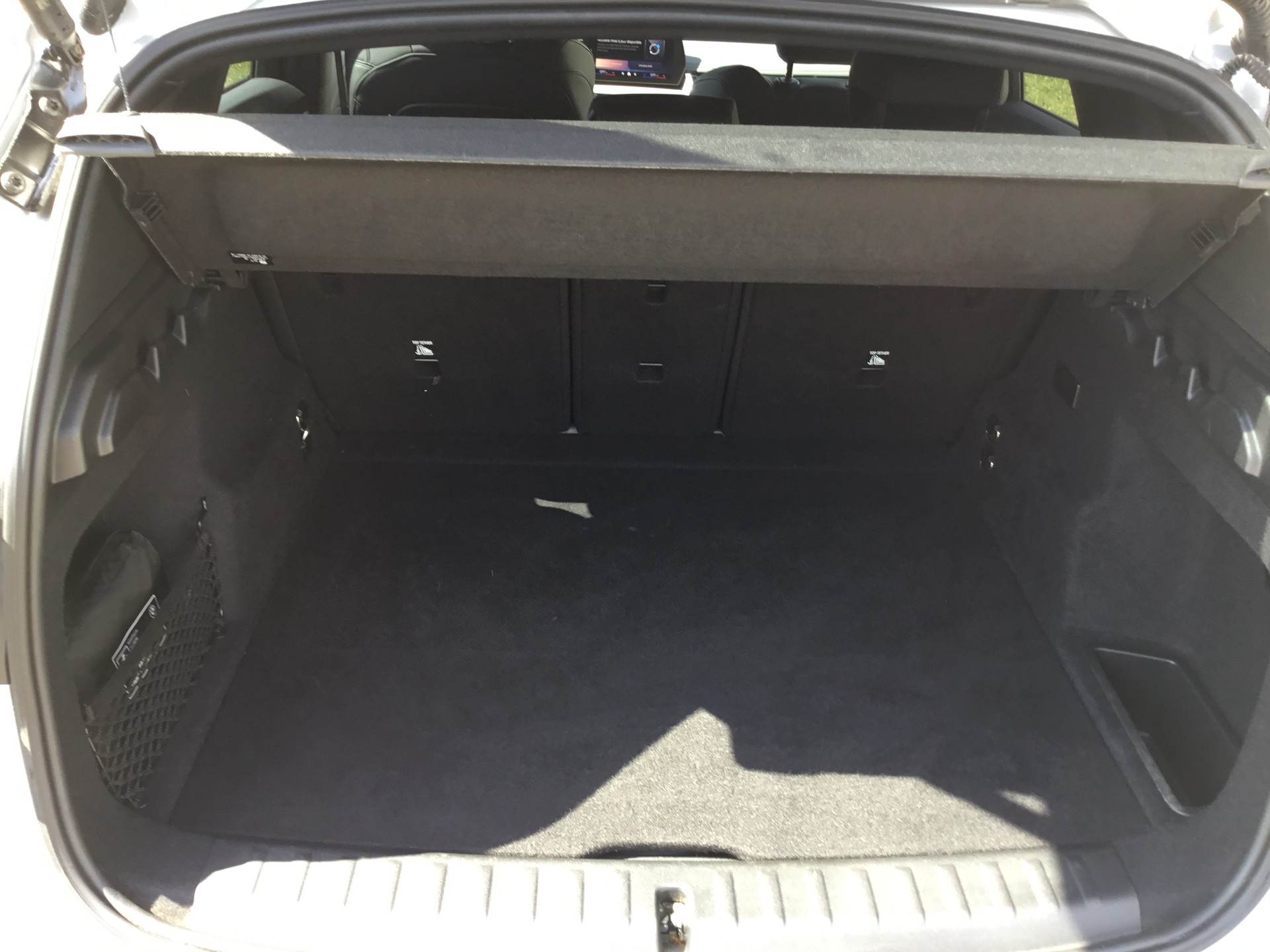 BMW iX1 xDrive 30 M Sport-image-14