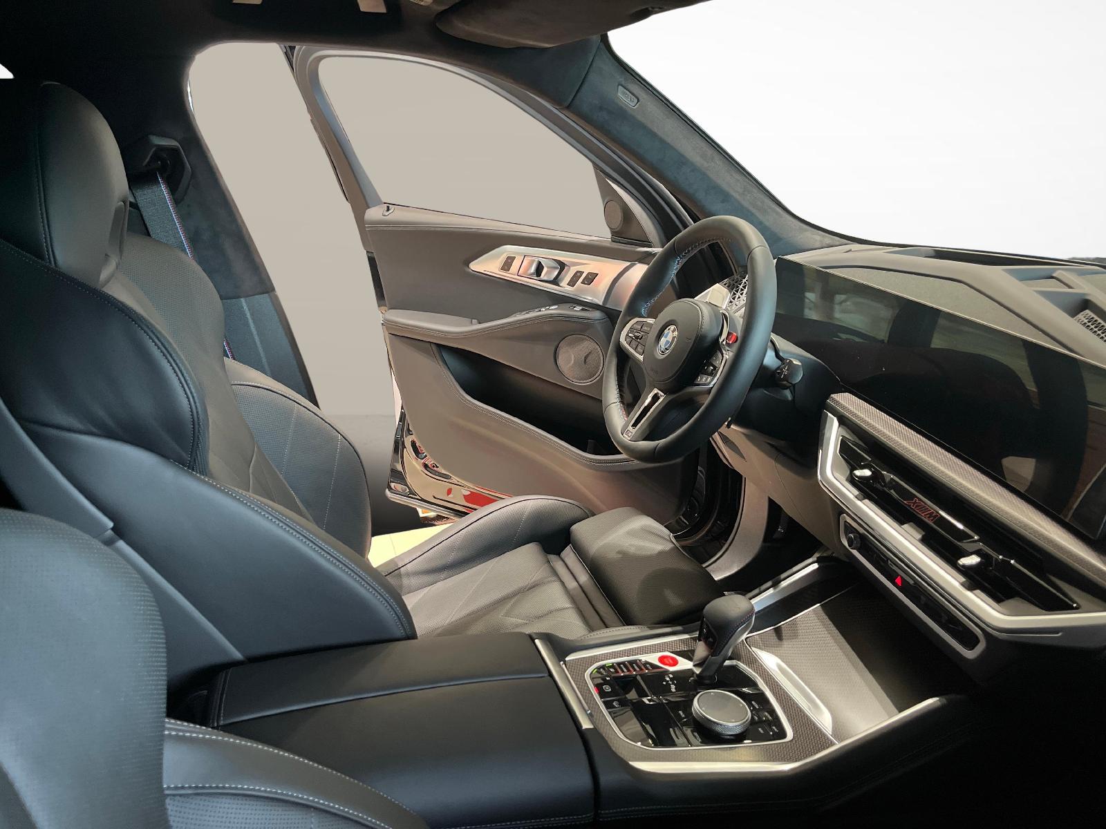 BMW XM Label Plug-in Hybrid-image-7