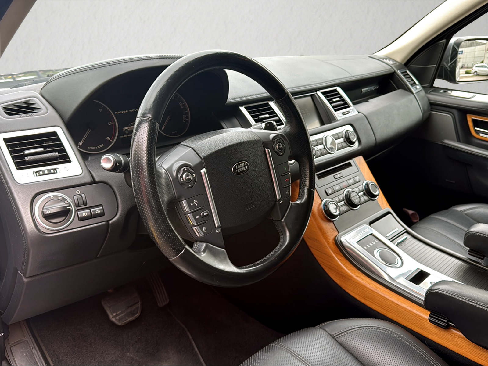 LAND ROVER Range Rover Sport 3.0 TDV6 SE Automatic-image-9