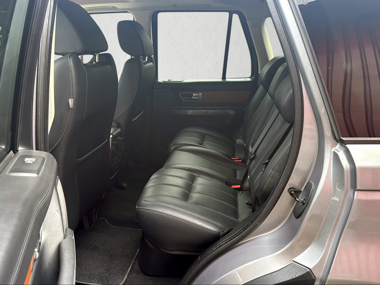 LAND ROVER Range Rover Sport 3.0 TDV6 SE Automatic-image-11