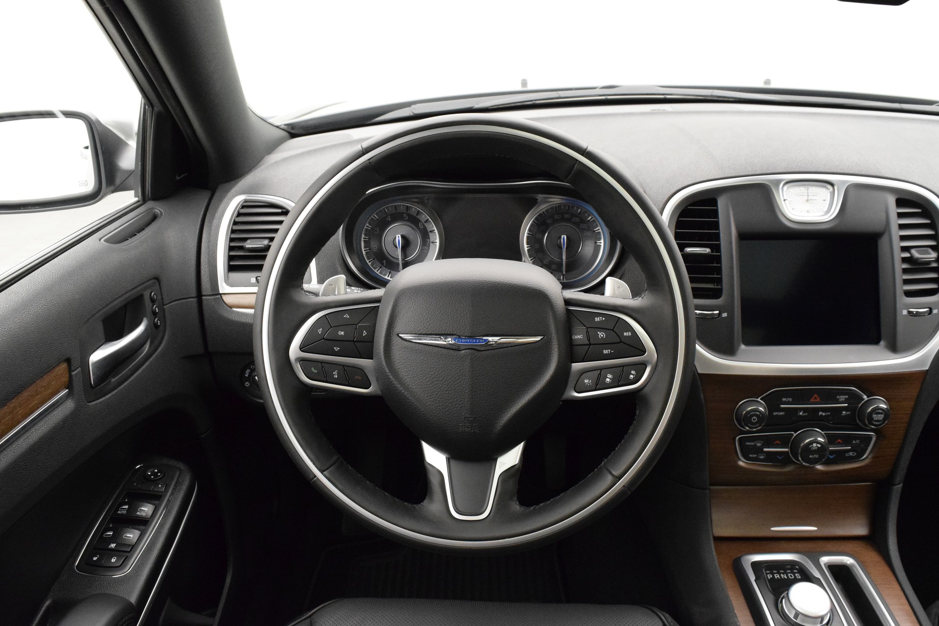 CHRYSLER 300C 5.7 V8-image-10