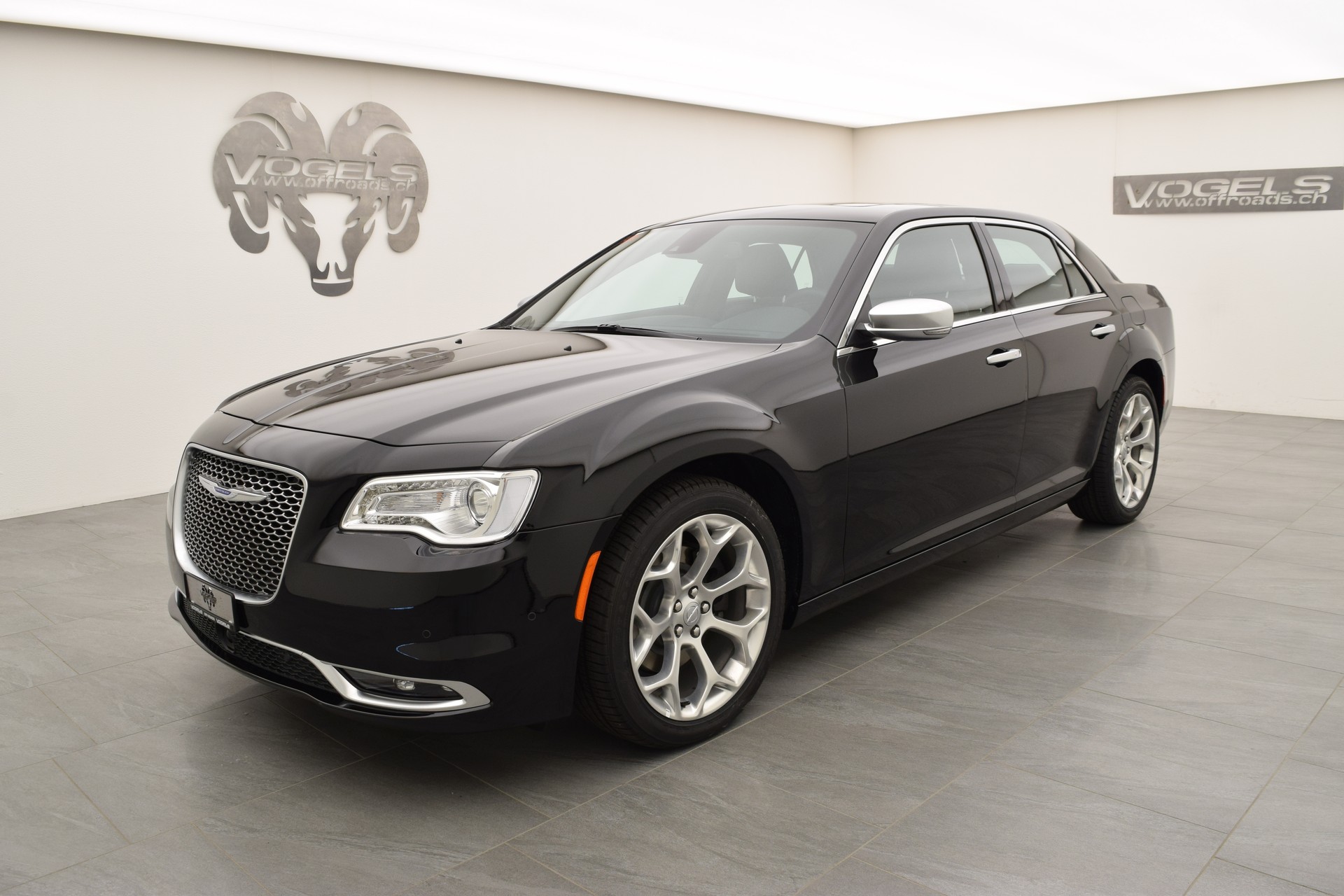 CHRYSLER 300C 5.7 V8-image-0