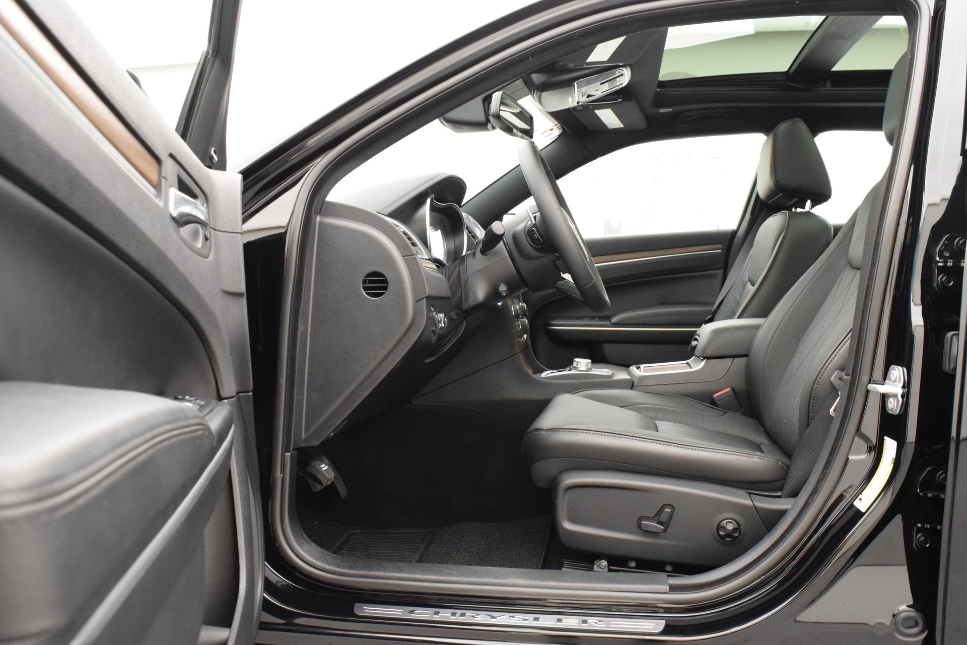 CHRYSLER 300C 5.7 V8-image-8