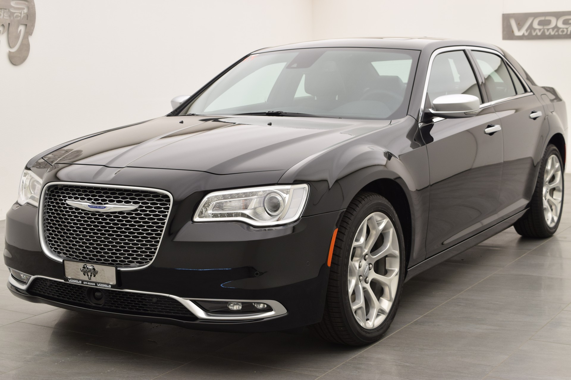 CHRYSLER 300C 5.7 V8-image-1
