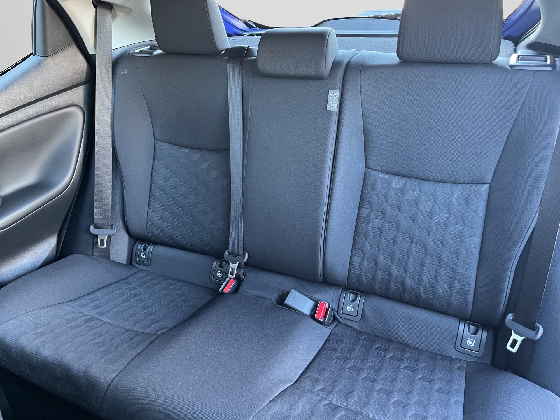 TOYOTA YARIS 1.5 VVT-i HSD Comfo-image-12