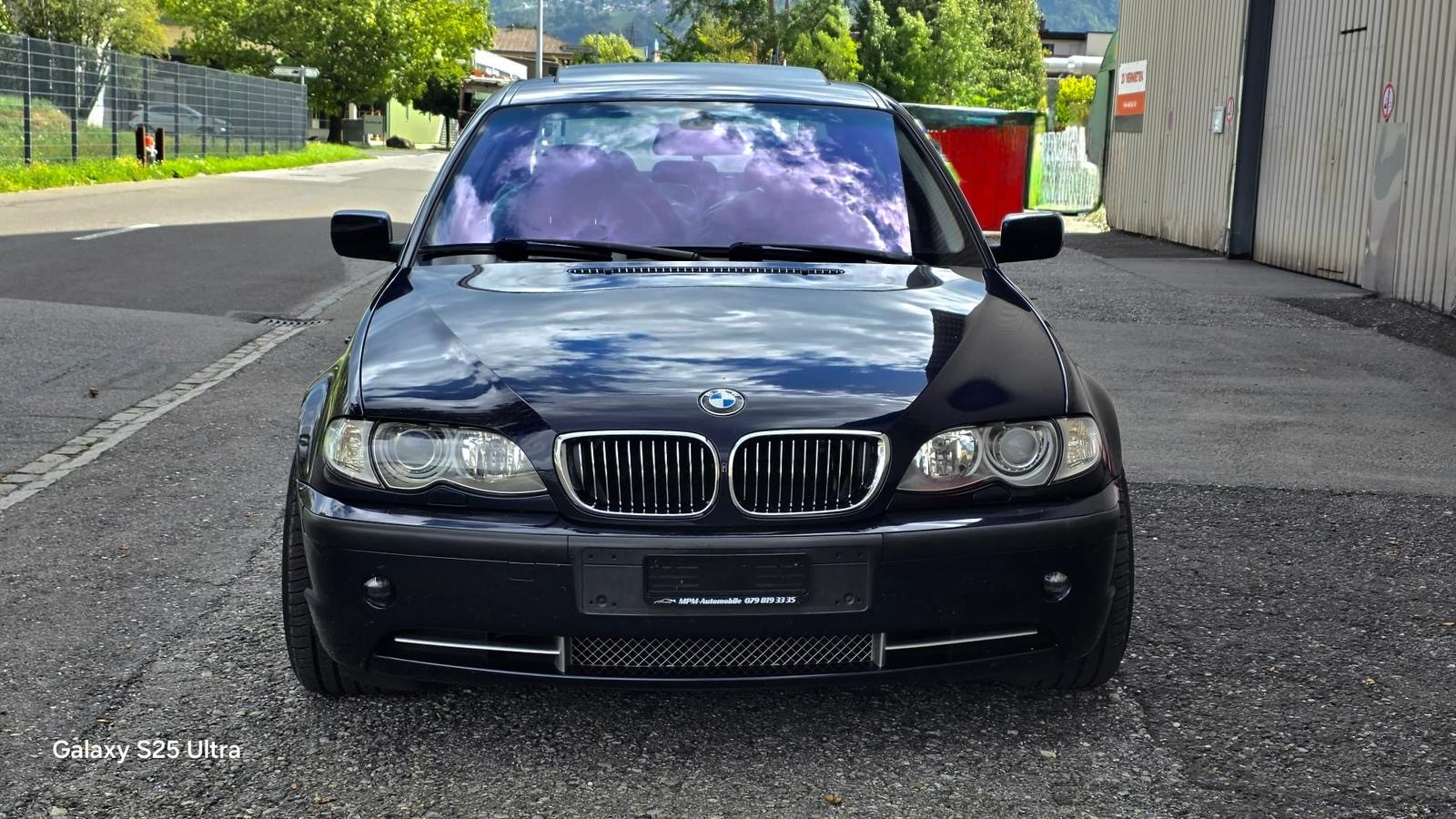 BMW 330xi-image-0