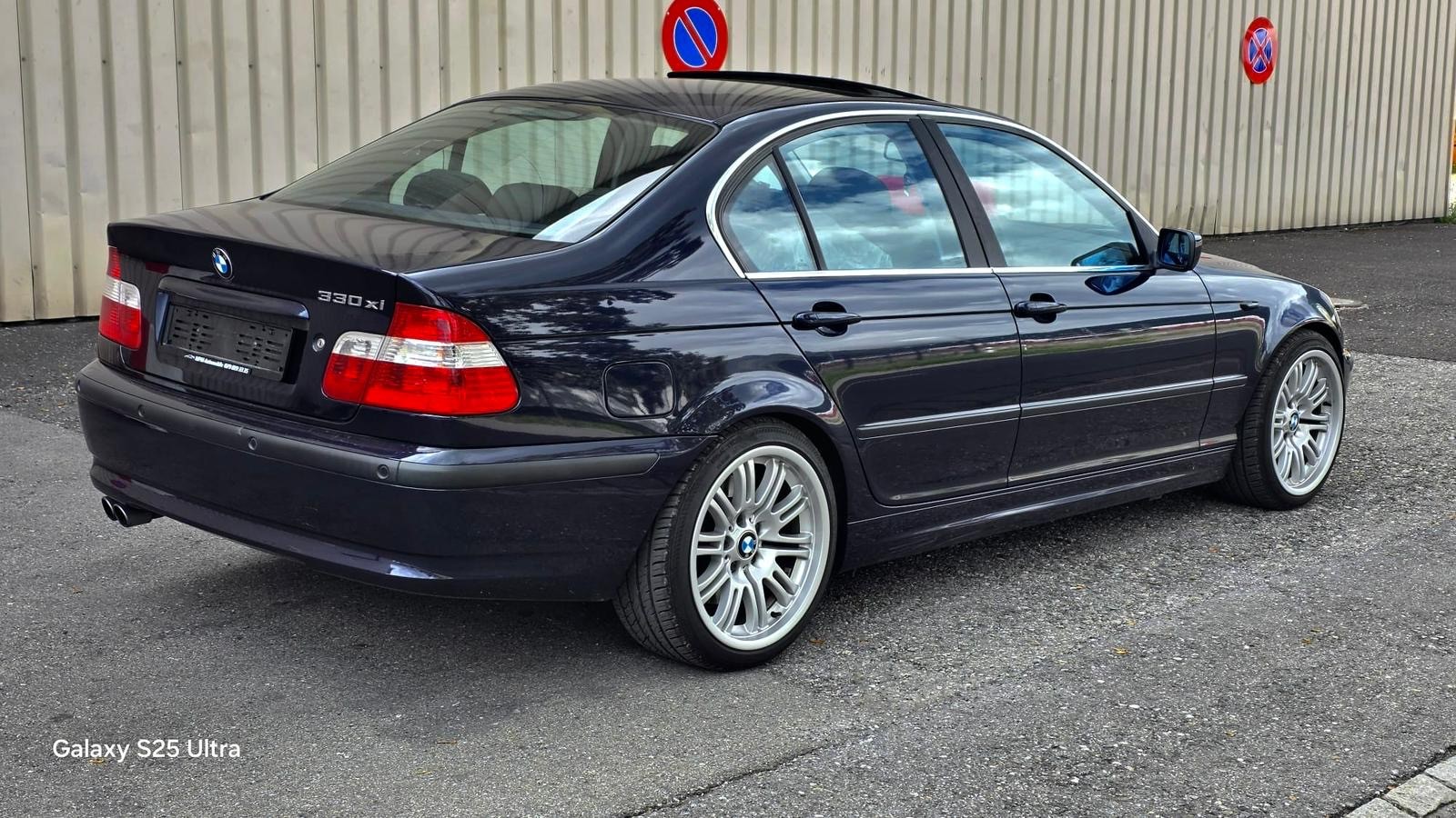 BMW 330xi-image-5
