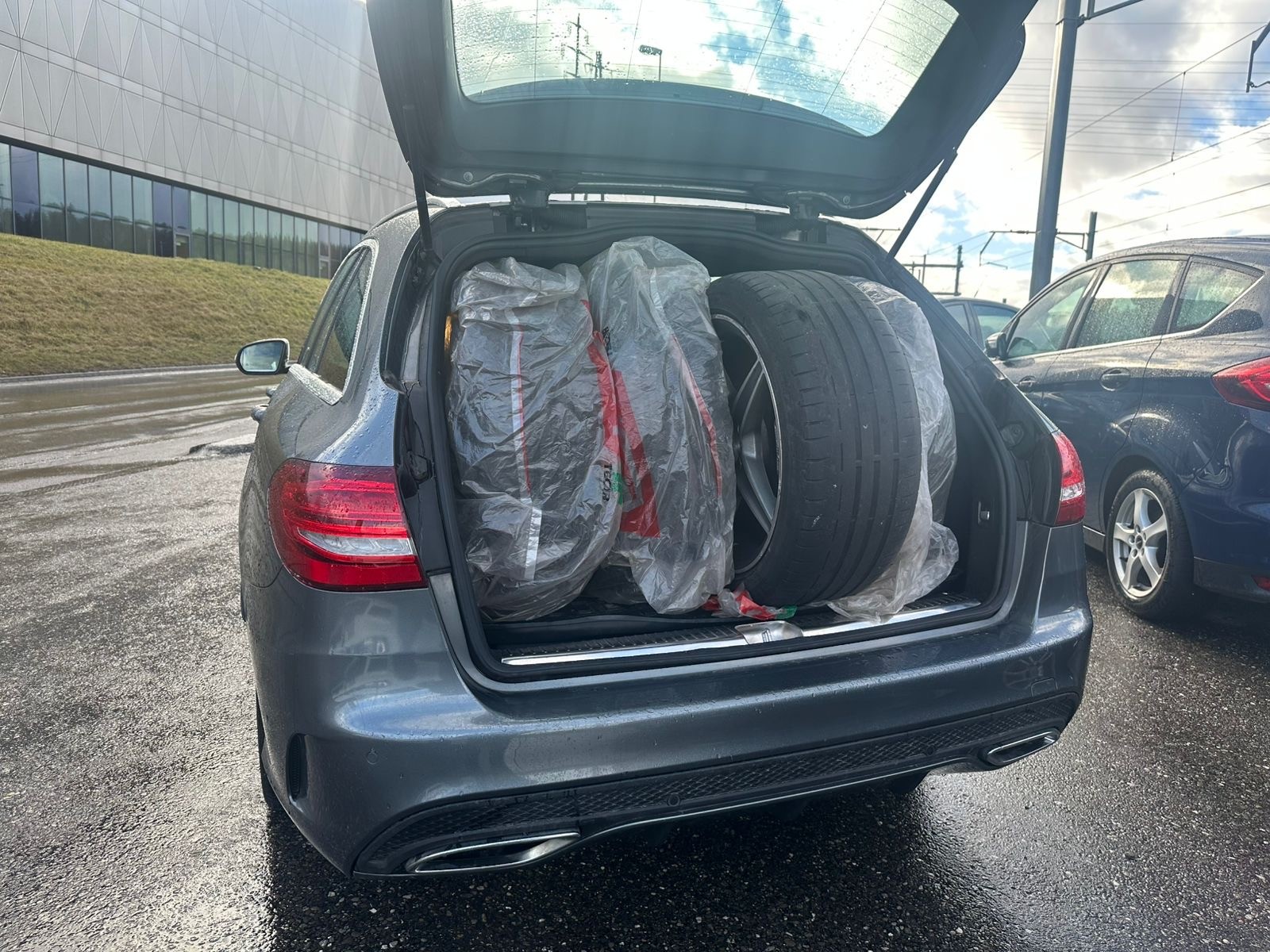 MERCEDES-BENZ C 250 d Swiss Star AMG Line 4Matic 9G-Tronic-image-3