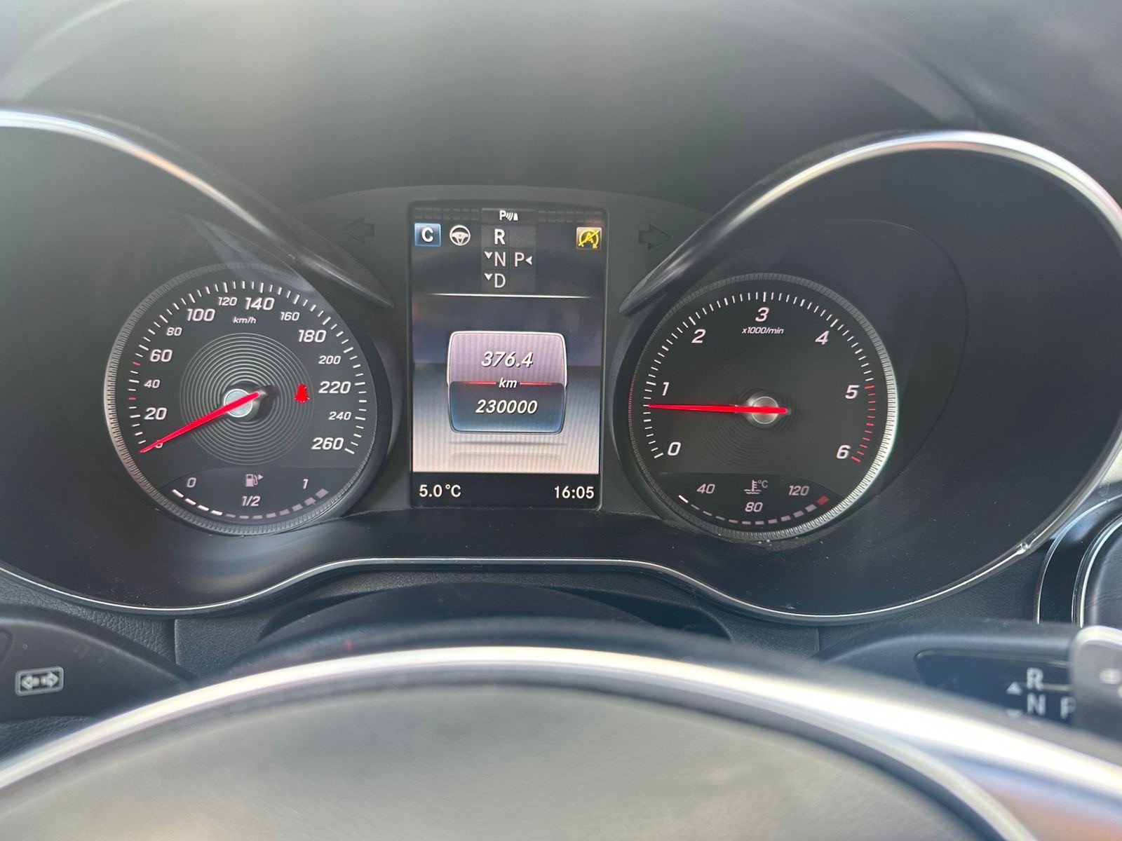 MERCEDES-BENZ C 250 d Swiss Star AMG Line 4Matic 9G-Tronic-image-7