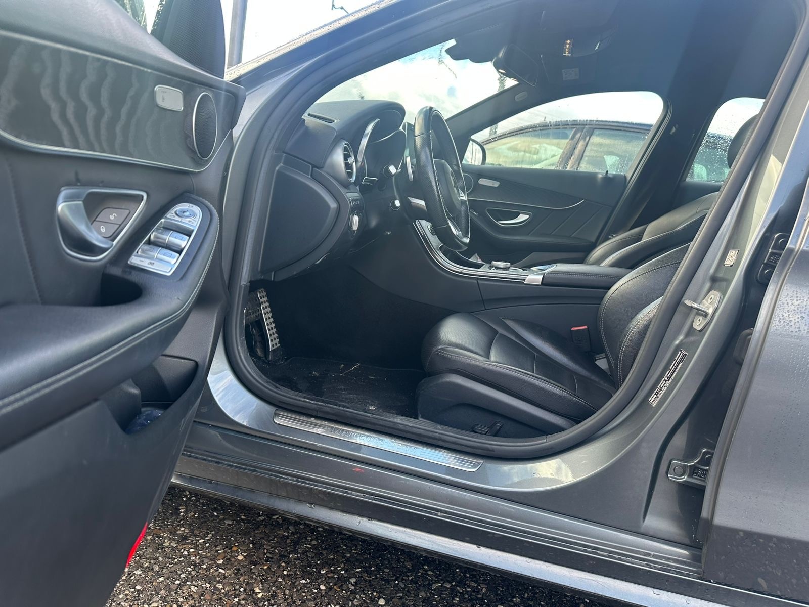 MERCEDES-BENZ C 250 d Swiss Star AMG Line 4Matic 9G-Tronic-image-6