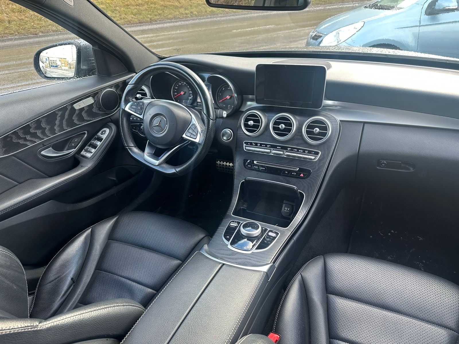 MERCEDES-BENZ C 250 d Swiss Star AMG Line 4Matic 9G-Tronic-image-8