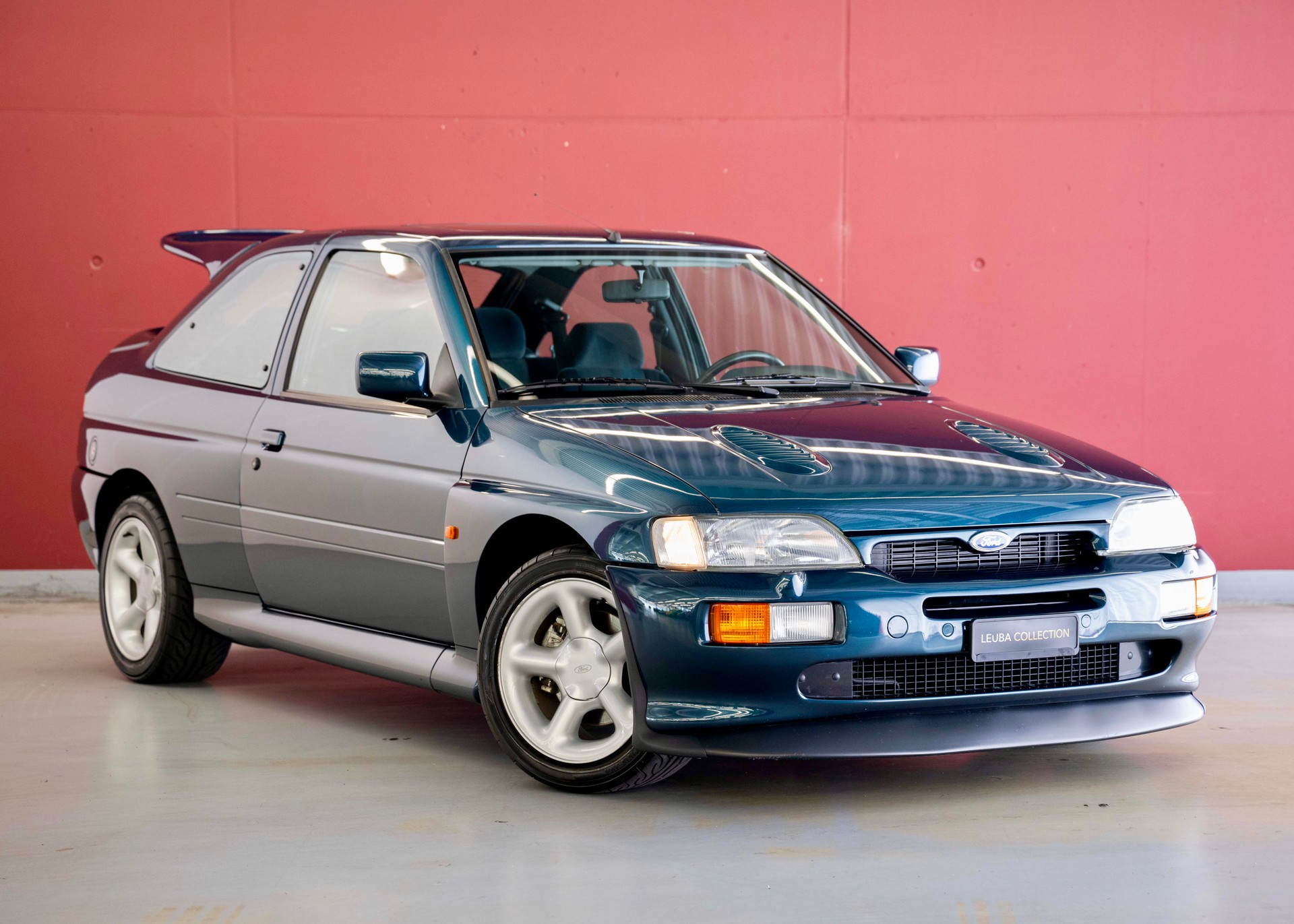 FORD Escort 2.0i RS Cosworth (2nd hand Swiss car, fantastic condition, 1 of 1'143 Turbo T35, 100% original, certified mileage)-image-0