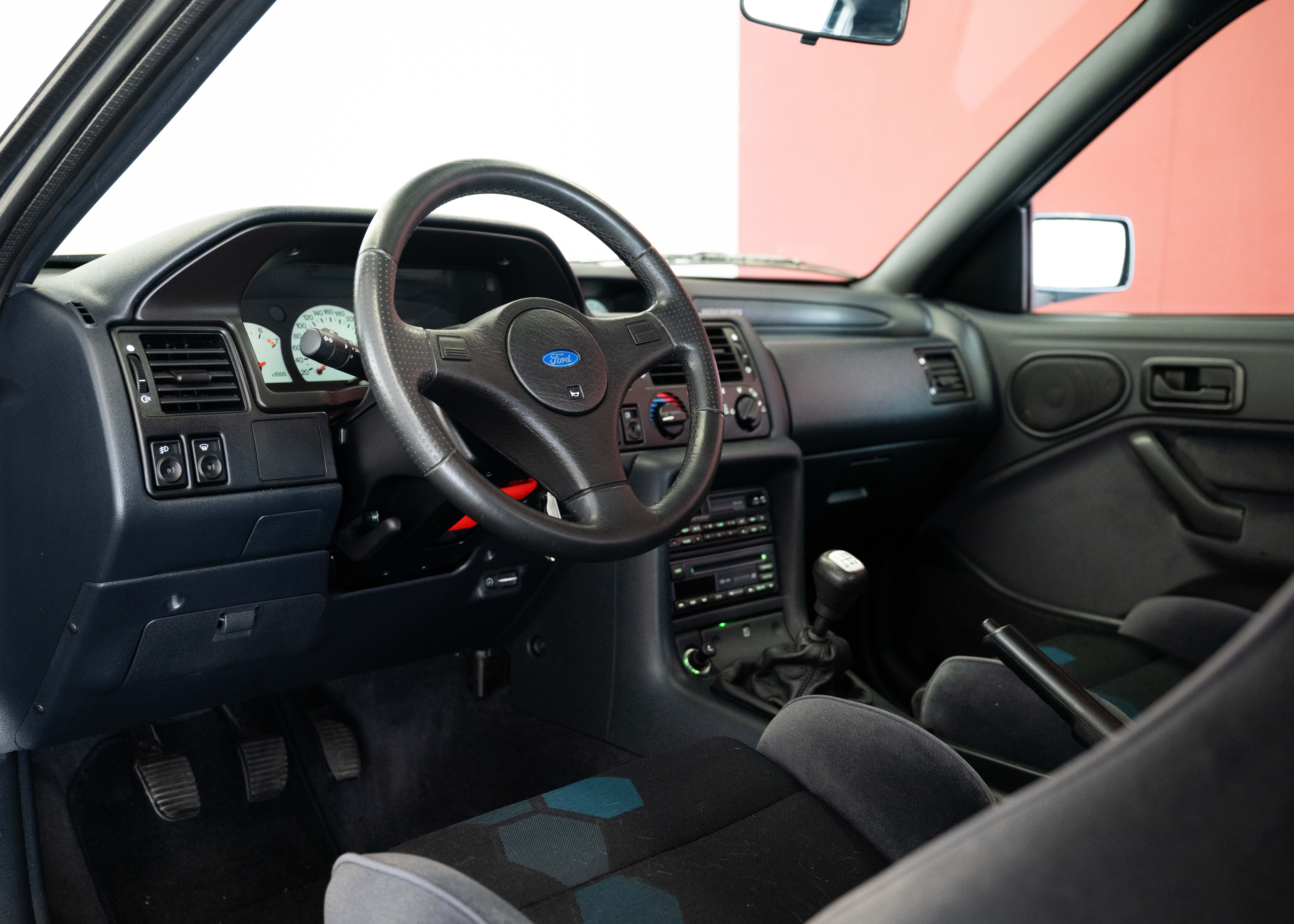 Image FORD ESCORT Escort 2.0i RS Cosworth (2nd hand Swiss car, fantastic condition, 1 of 1'143 Turbo T35, 100% original, certified mileage)