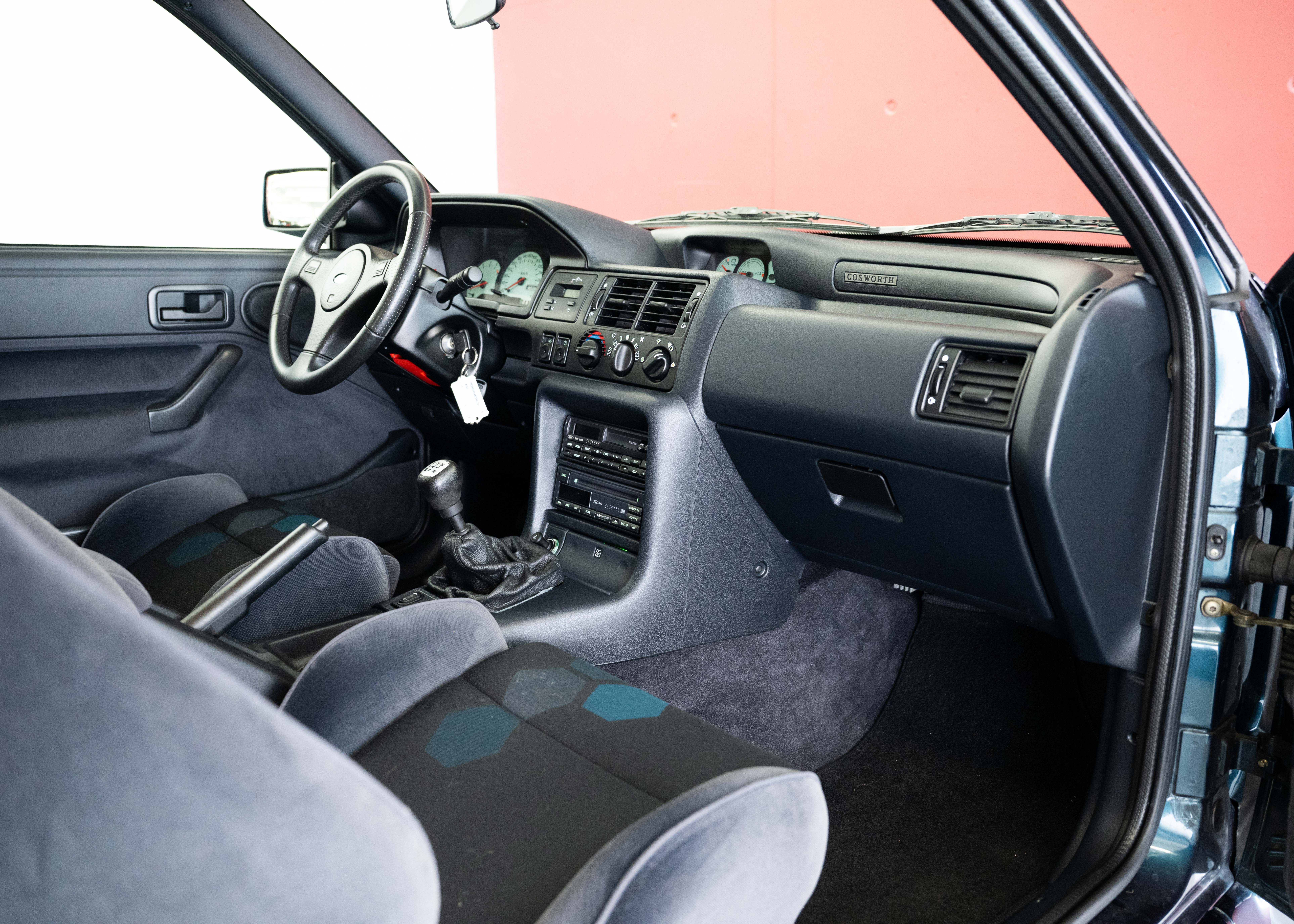 Image FORD ESCORT Escort 2.0i RS Cosworth (2nd hand Swiss car, fantastic condition, 1 of 1'143 Turbo T35, 100% original, certified mileage)