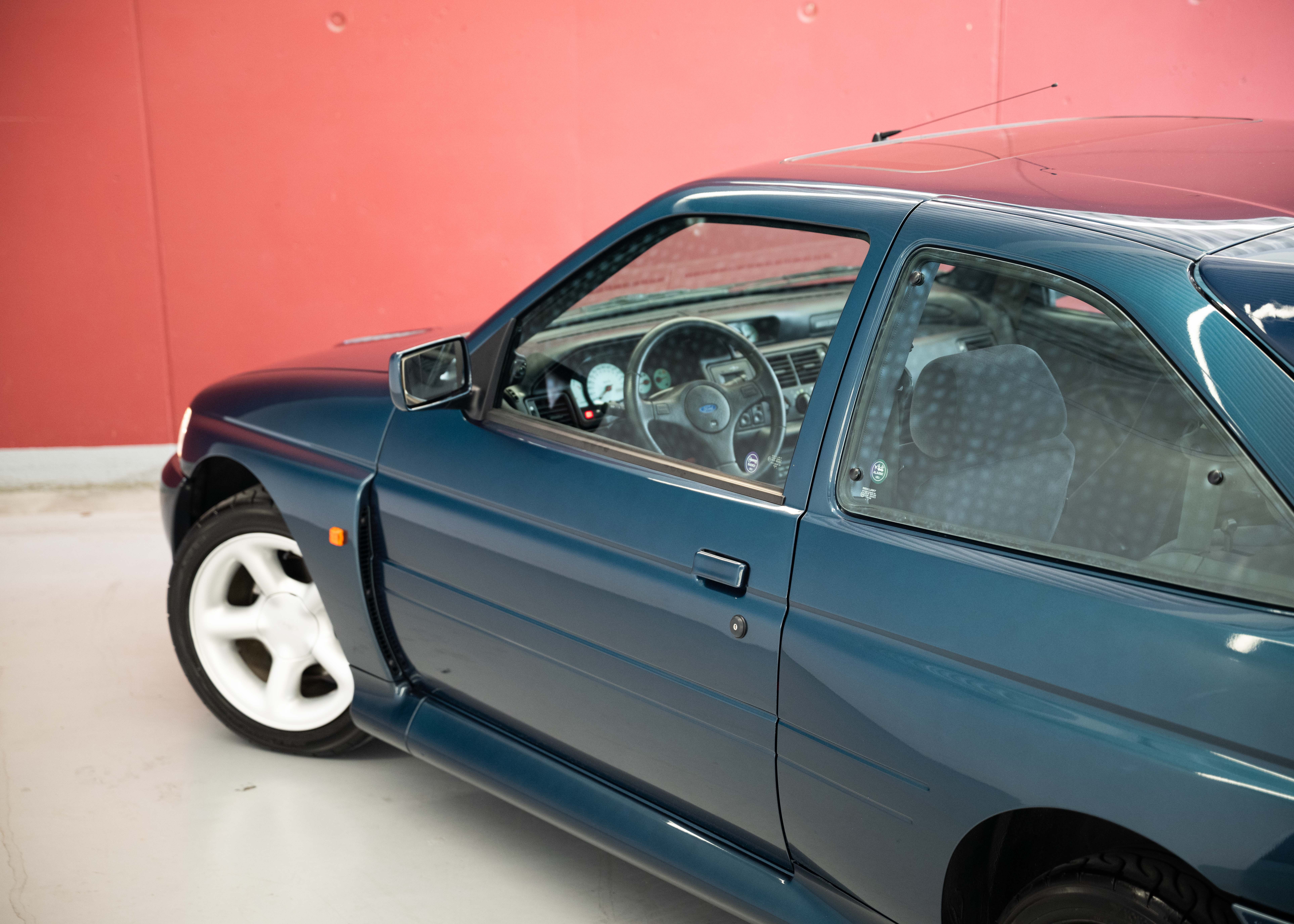 Image FORD ESCORT Escort 2.0i RS Cosworth (2nd hand Swiss car, fantastic condition, 1 of 1'143 Turbo T35, 100% original, certified mileage)