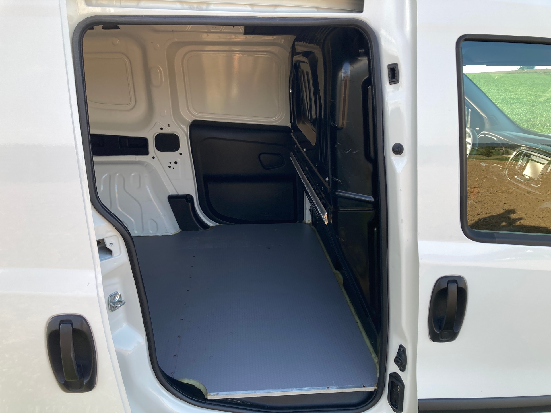 FIAT Doblò 1.3 Multijet Cargo Easy Pro-image-6