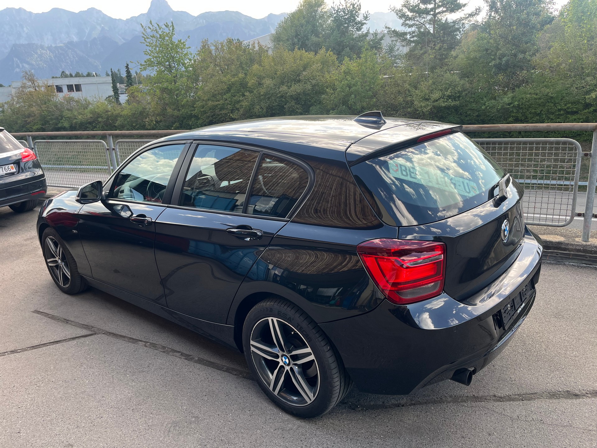 BMW 118i Sport Line Steptronic-image-3