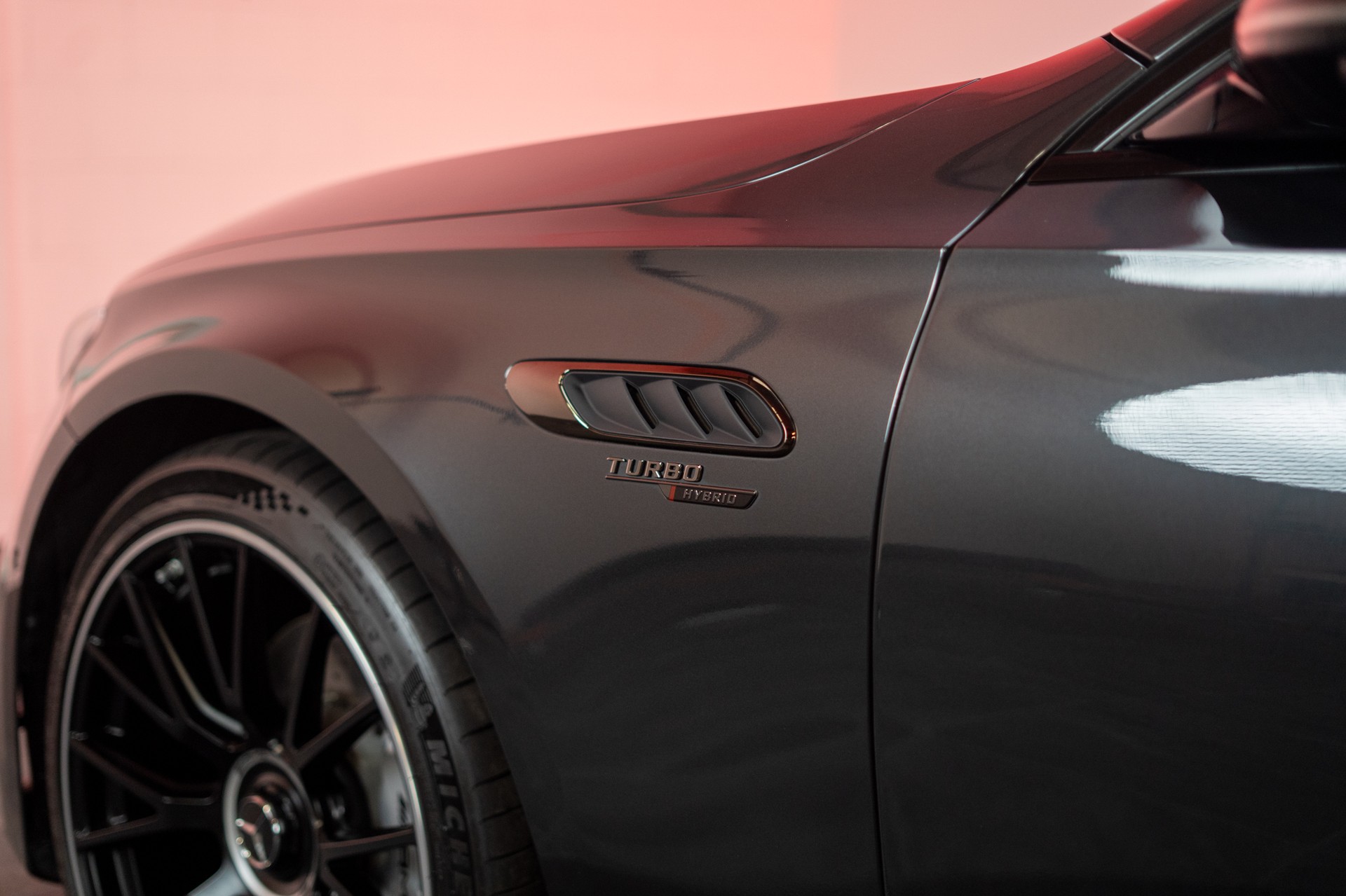 MERCEDES-BENZ E 53 Hybrid AMG 4matic+ / Beleuchteter Kühlergrill / Panorama / Burmester-image-34