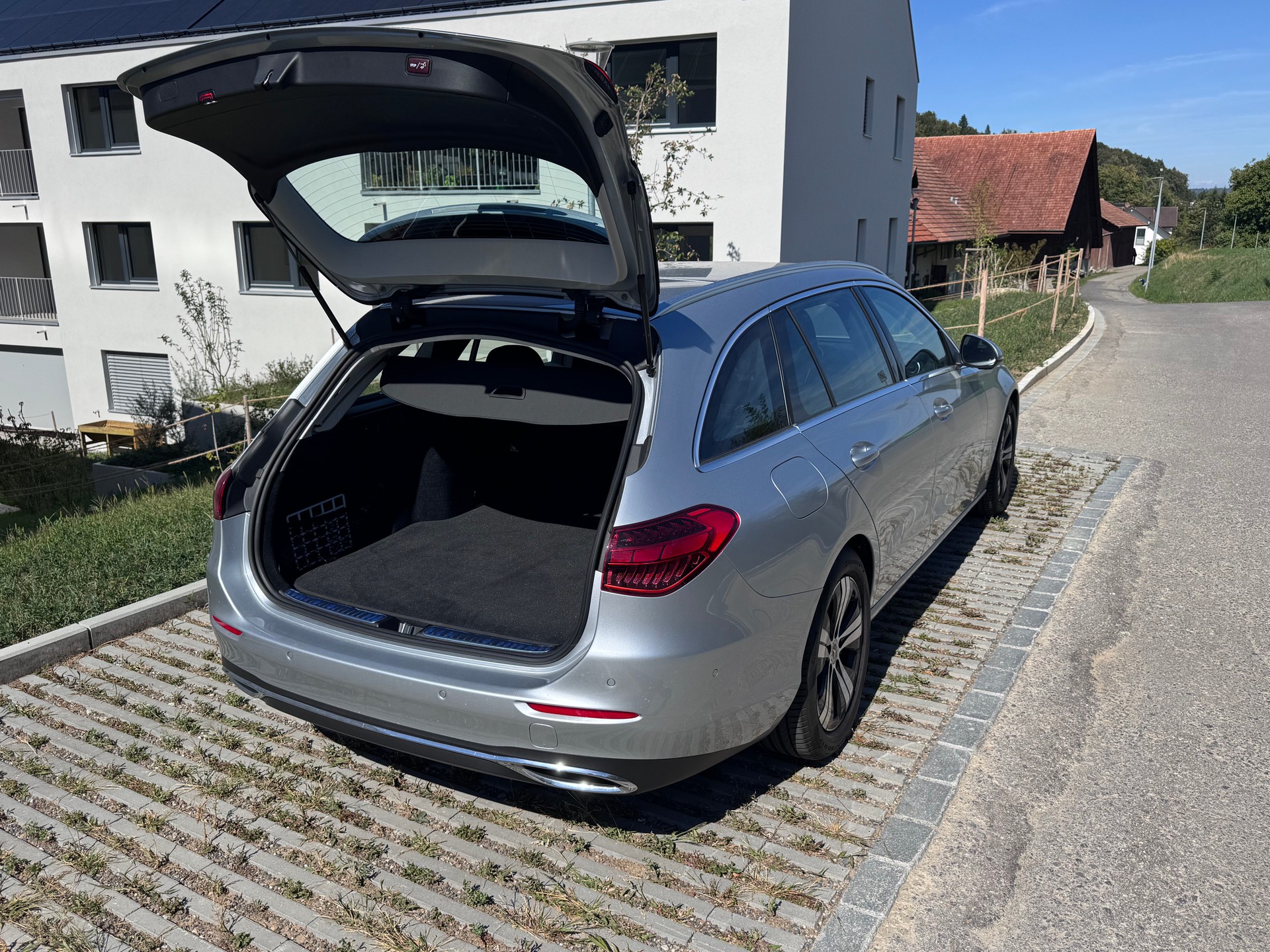 MERCEDES-BENZ C 220 d T Avantgarde-image-3