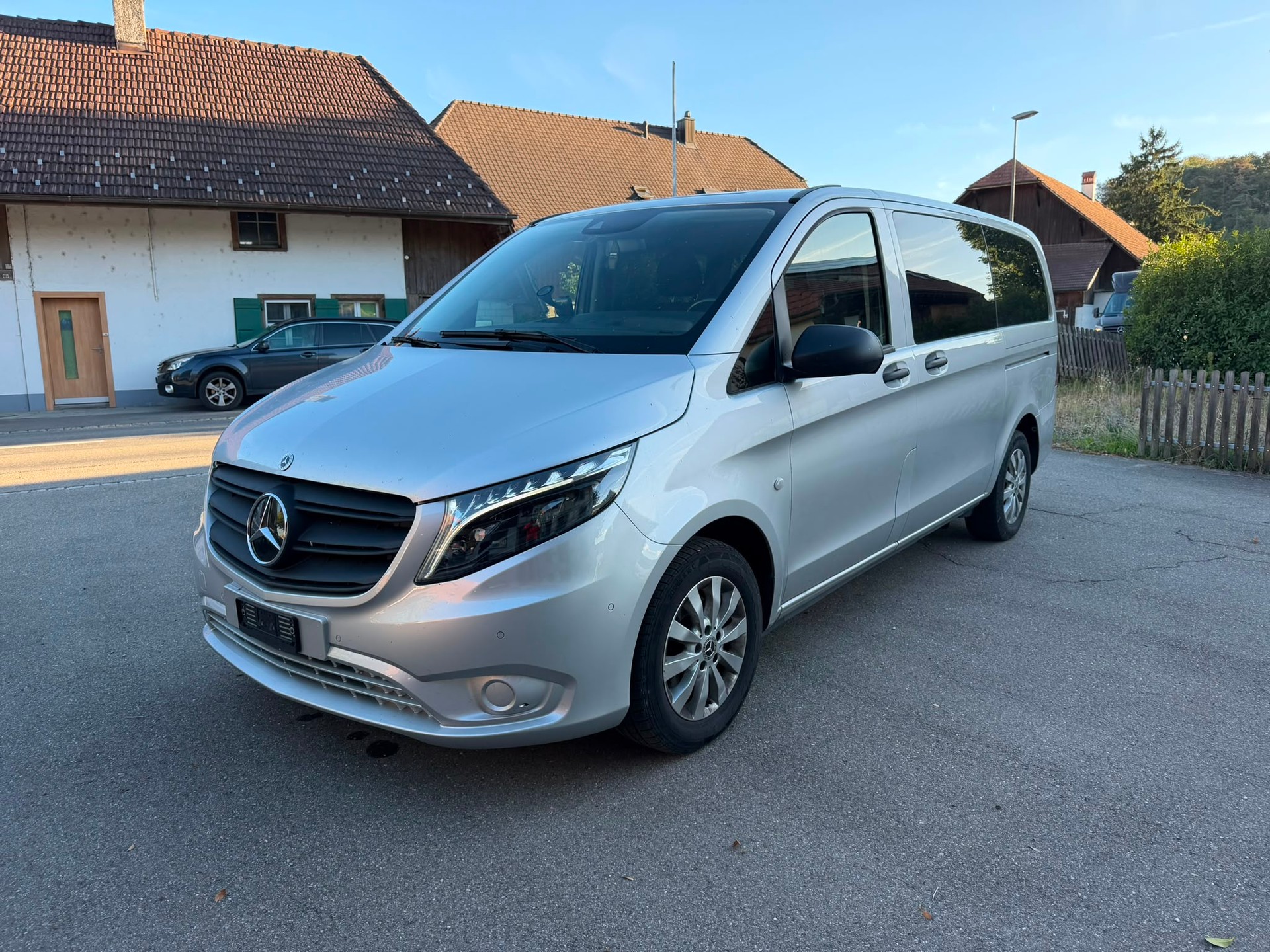 MERCEDES-BENZ Vito 116 CDI Lang Select Tourer 9G-Tronic-image-0