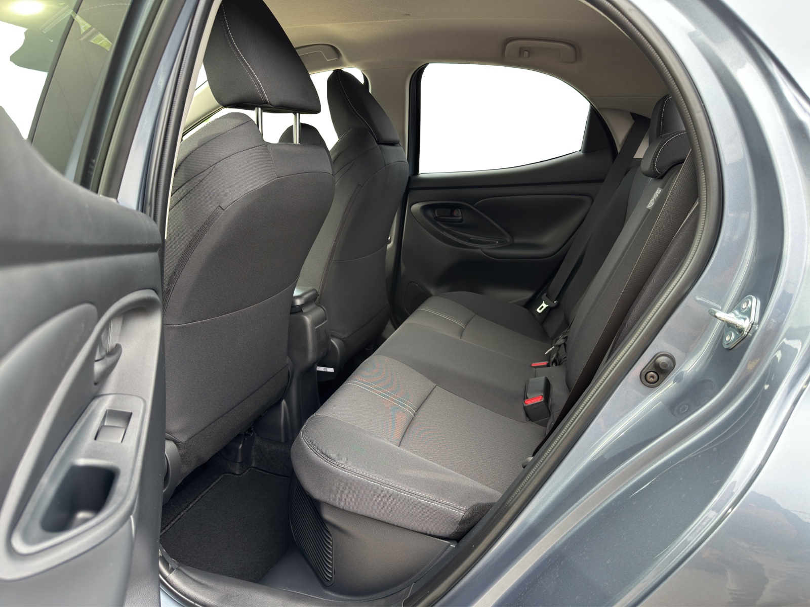 TOYOTA Yaris 1.5 VVT-i HSD Trend-image-8