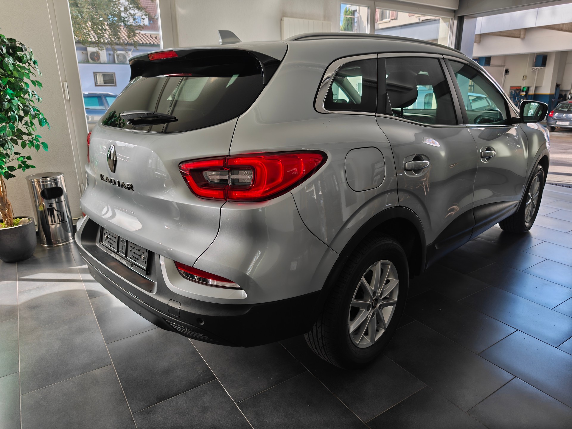 RENAULT Kadjar 1.3 160 Turbo Business EDC-image-2
