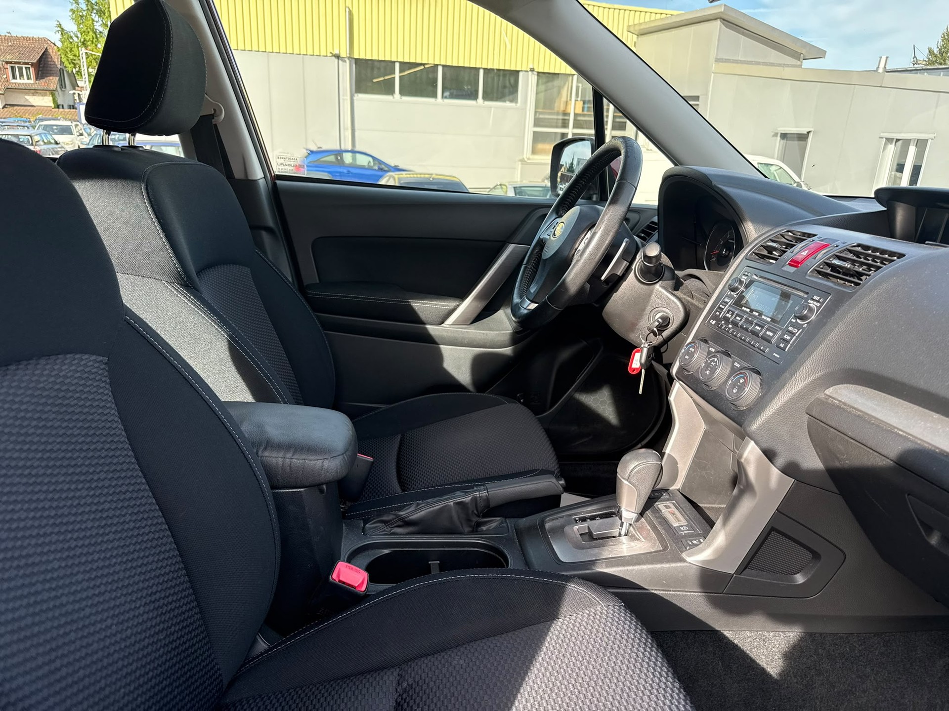 SUBARU Forester 2.0i Swiss Lineartronic-image-11