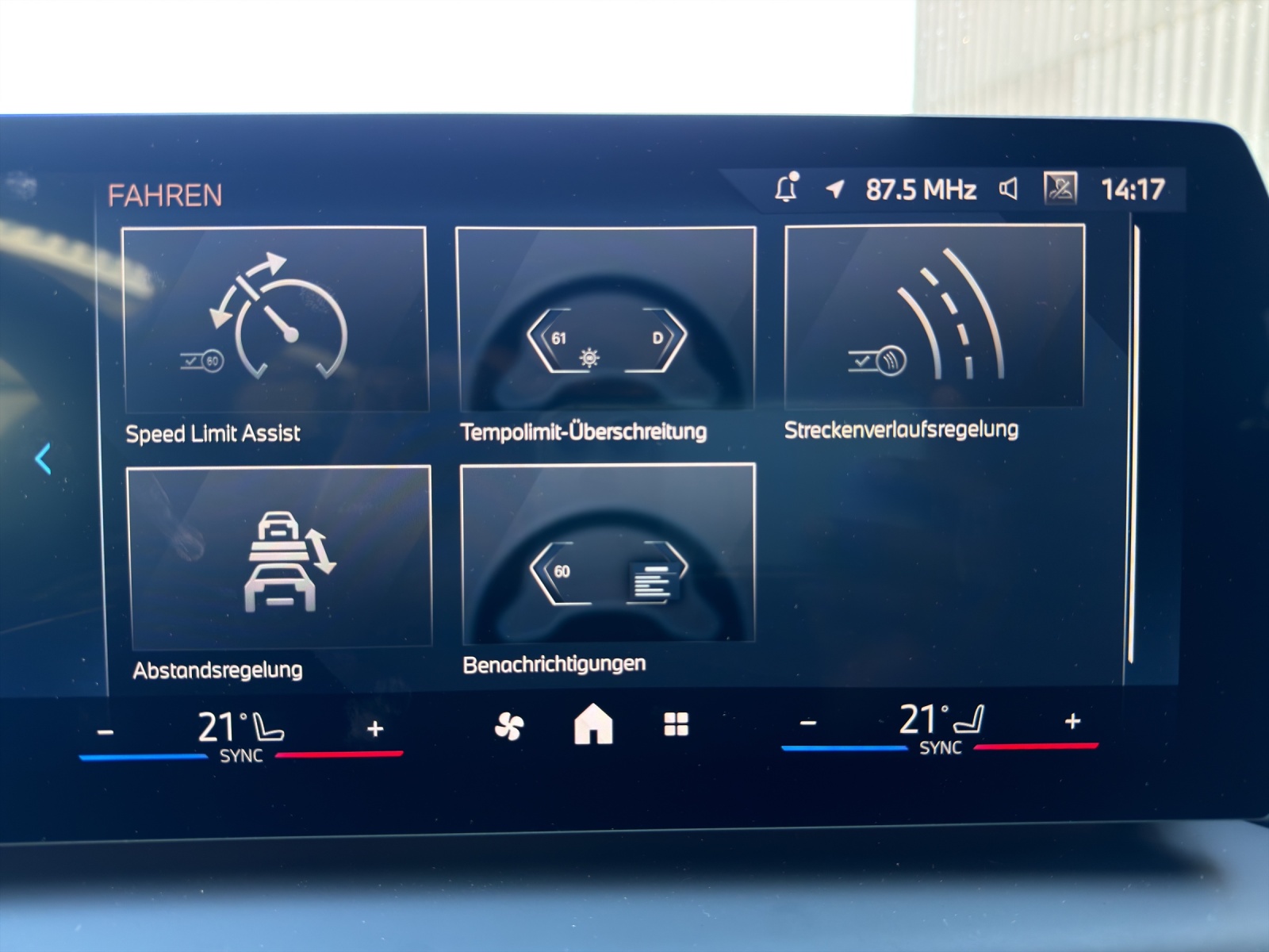 BMW 123 xDrive M Sport Steptronic - Driving Assistant Plus - Adapt. LED-Scheinwerfer-image-9