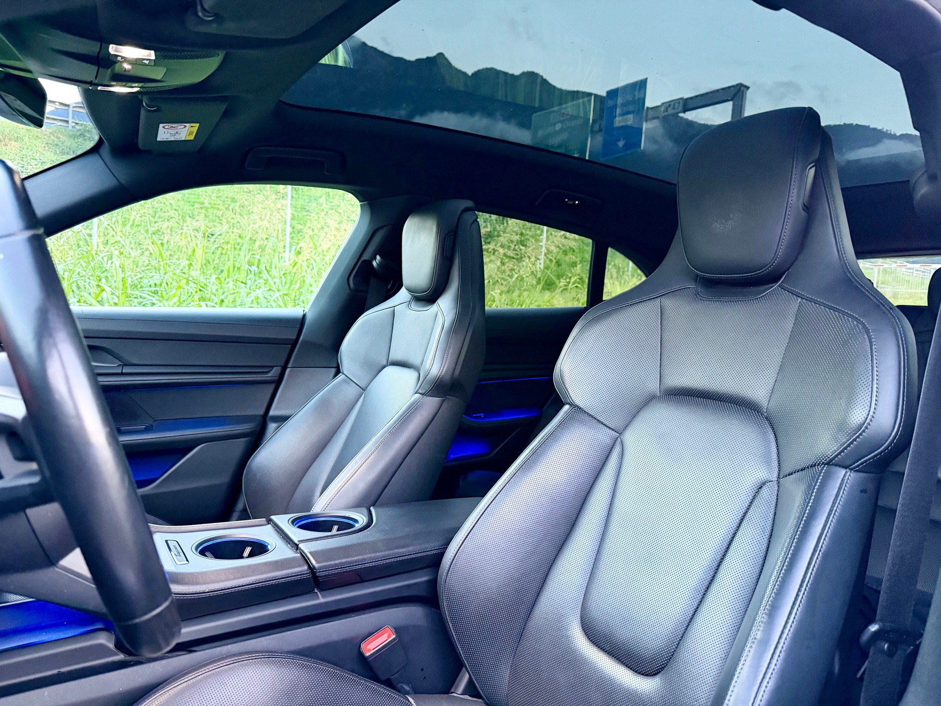 PORSCHE Taycan 4S Cross Turismo-image-9