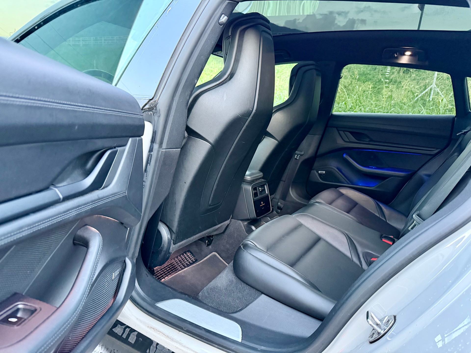 PORSCHE Taycan 4S Cross Turismo-image-10
