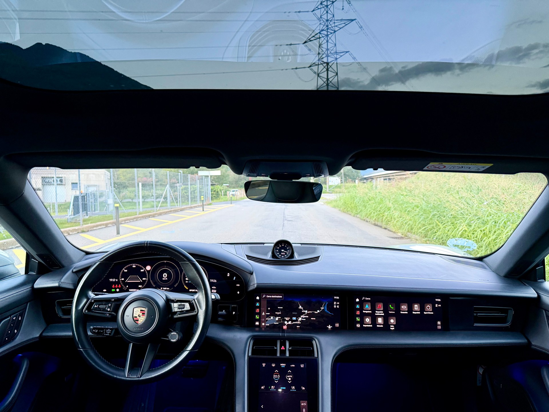 PORSCHE Taycan 4S Cross Turismo-image-11