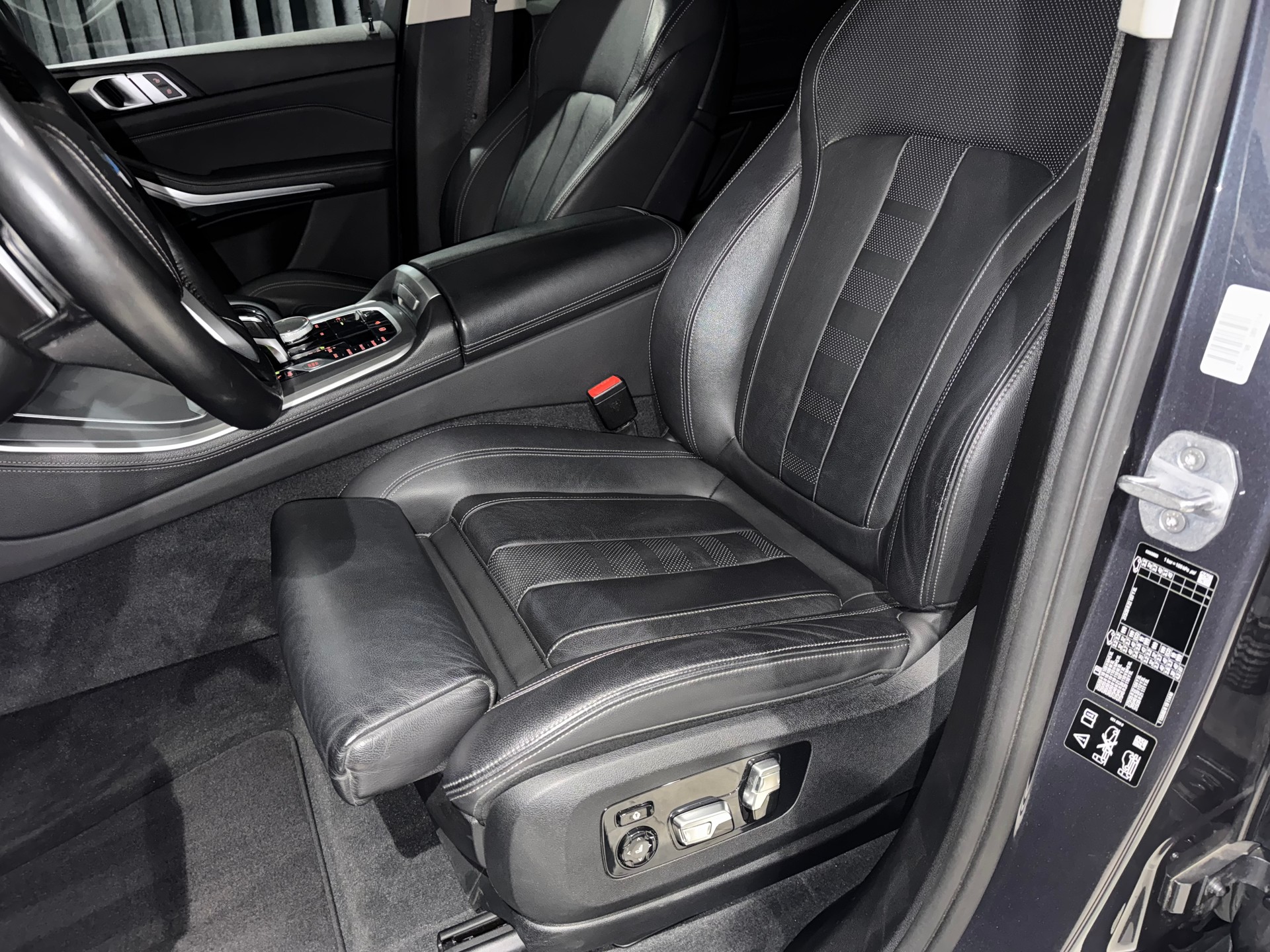 BMW X5 xDrive 30d Steptronic | CH |-image-18